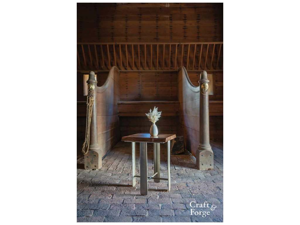 Charleston Forge 7079 Frontier End Table Charleston Forge 7079 Frontier End Table