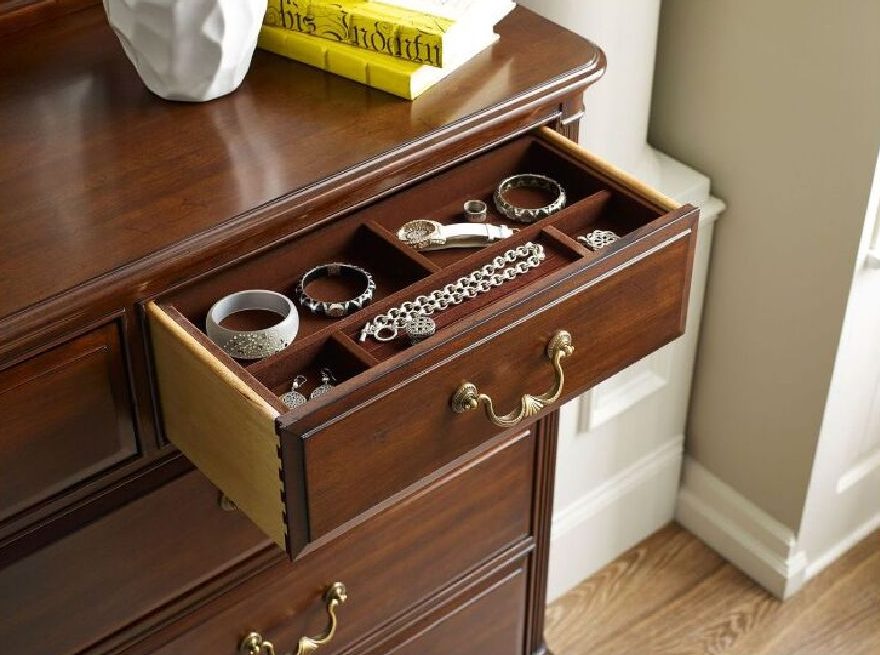 Kincaid 607-130 Hadleigh Drawer Dresser Kincaid 607-130 Hadleigh Drawer Dresser