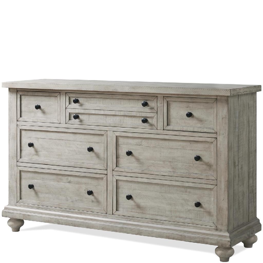Riverside 15260 Hailey Seven Drawer Dresser