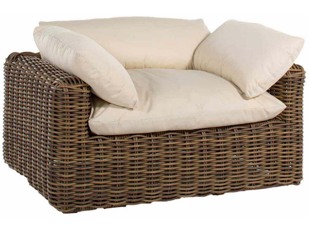 Summer Classics 3393 Montecito Lounge