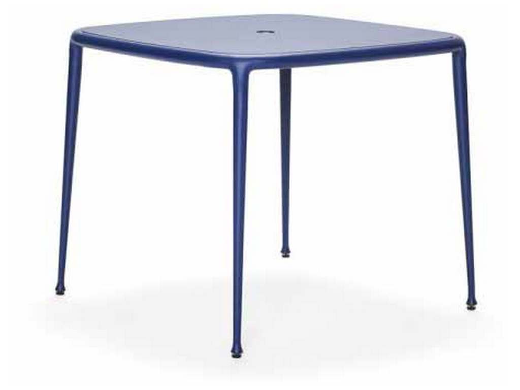 Woodard 9SBT36 Windsor Dining Table