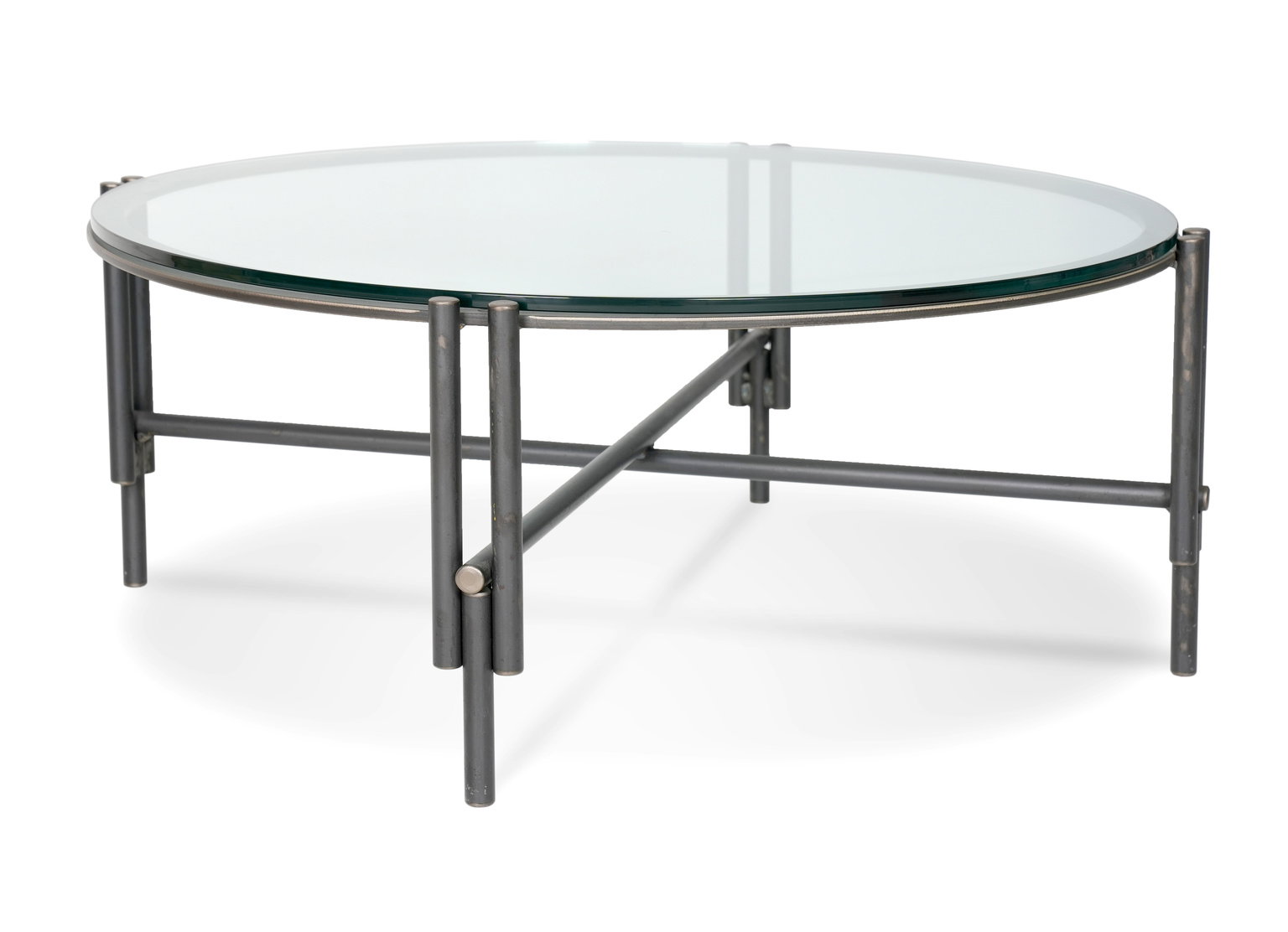 Charleston Forge 5002 Gibson 42” Round Cocktail Table
