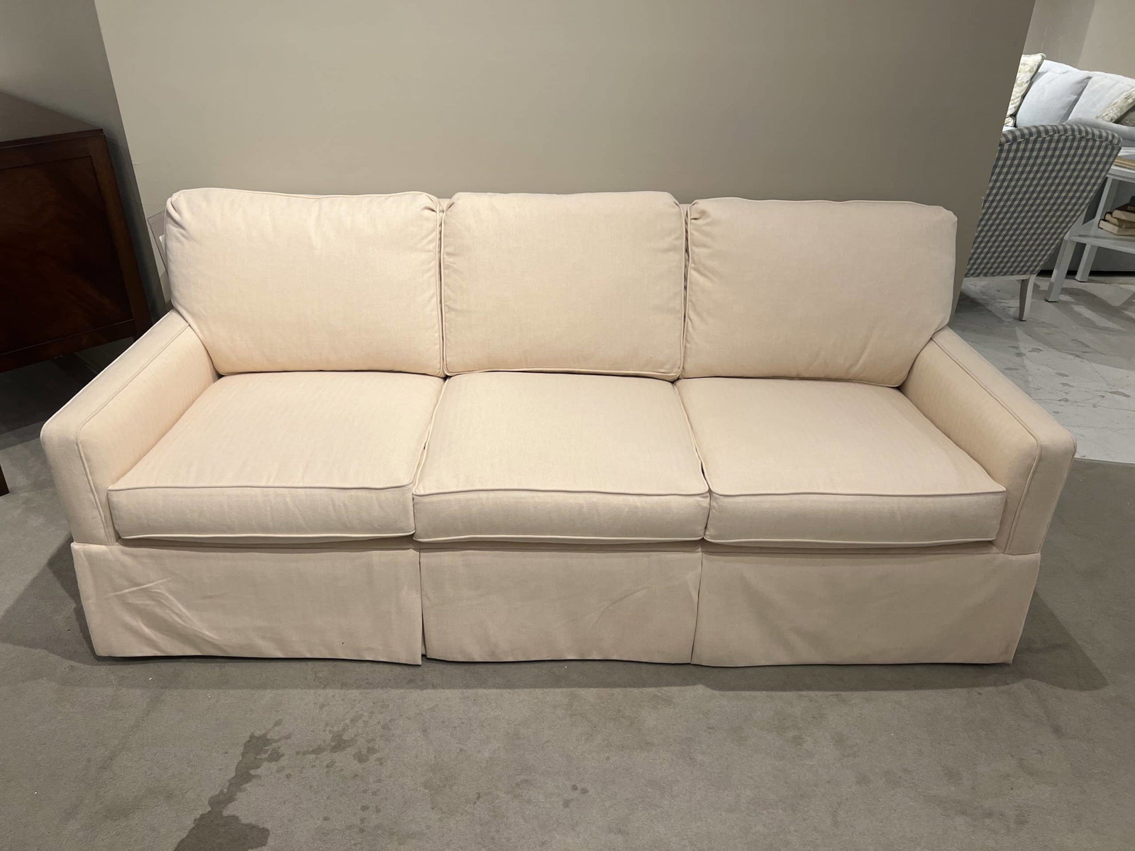 *Highland House 8001 Profiles Sofa