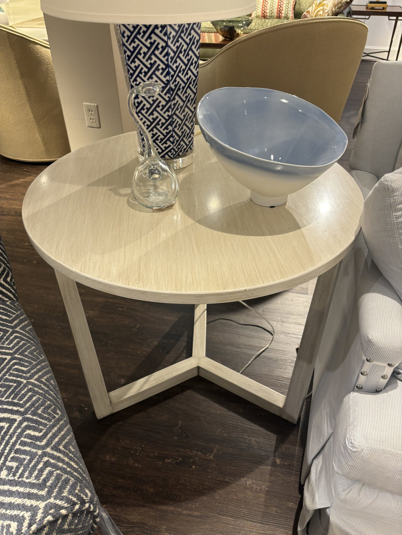 Lorts 3309 Lamp Table