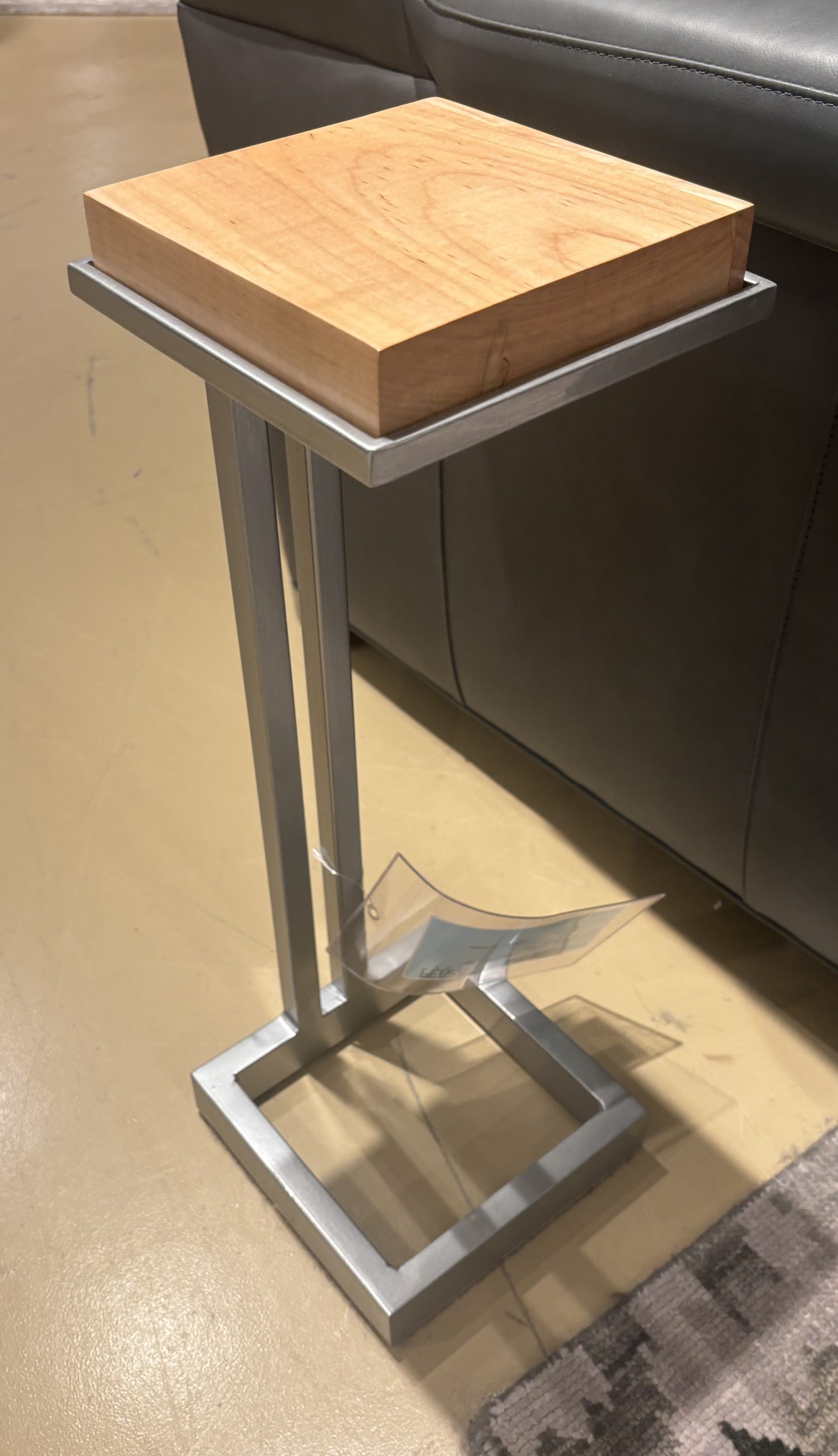 Charleston Forge 7328 West End Drink Table