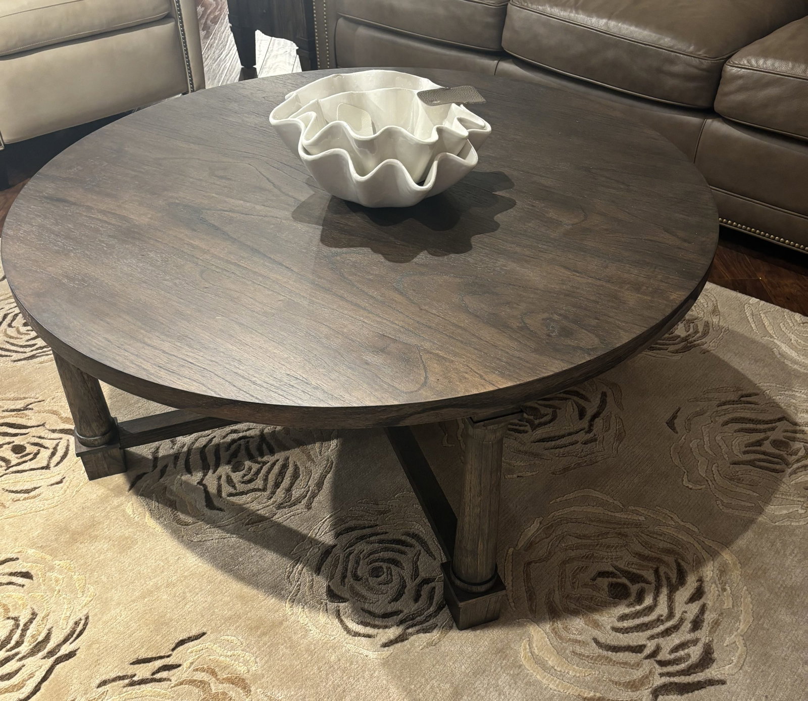 Hekman 2560 Cocktail Table and End Table Group