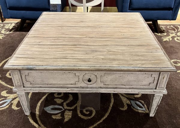 Bassett 6834-0615 Verona Living Room Cocktail Table