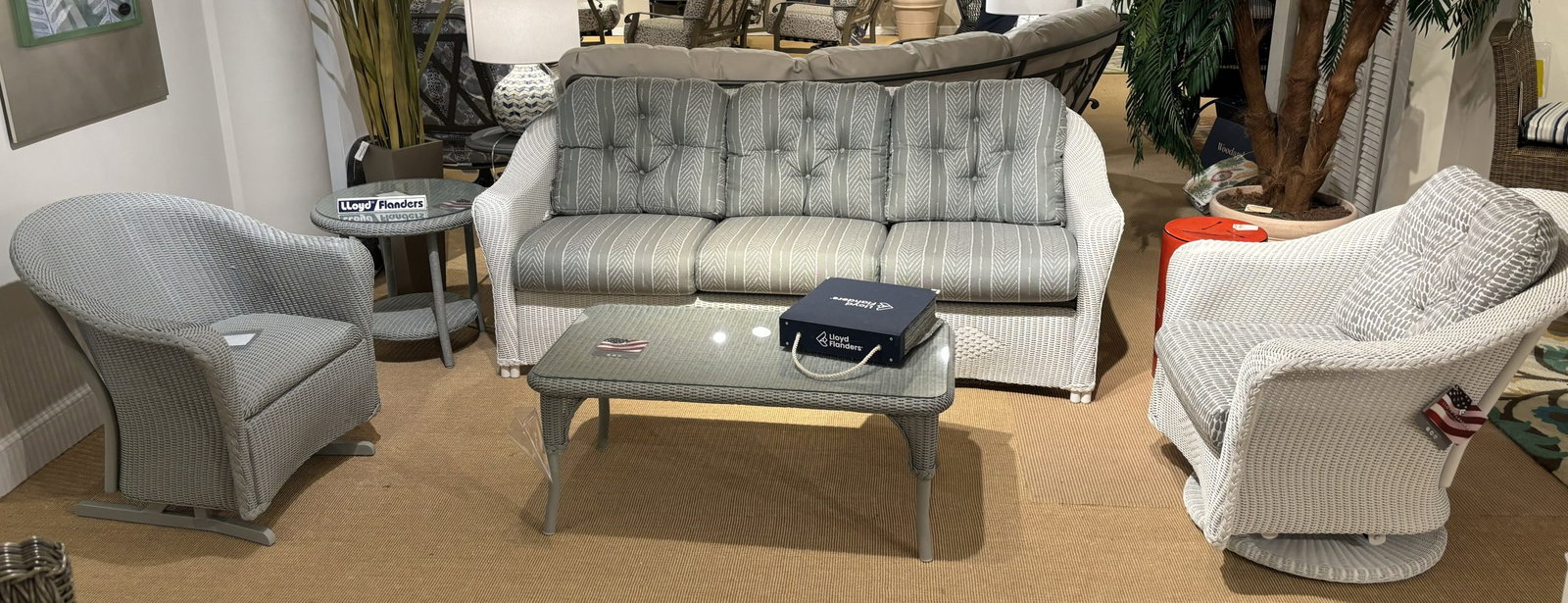 Lloyd Flanders 9056 Refelctions Outdoor Group