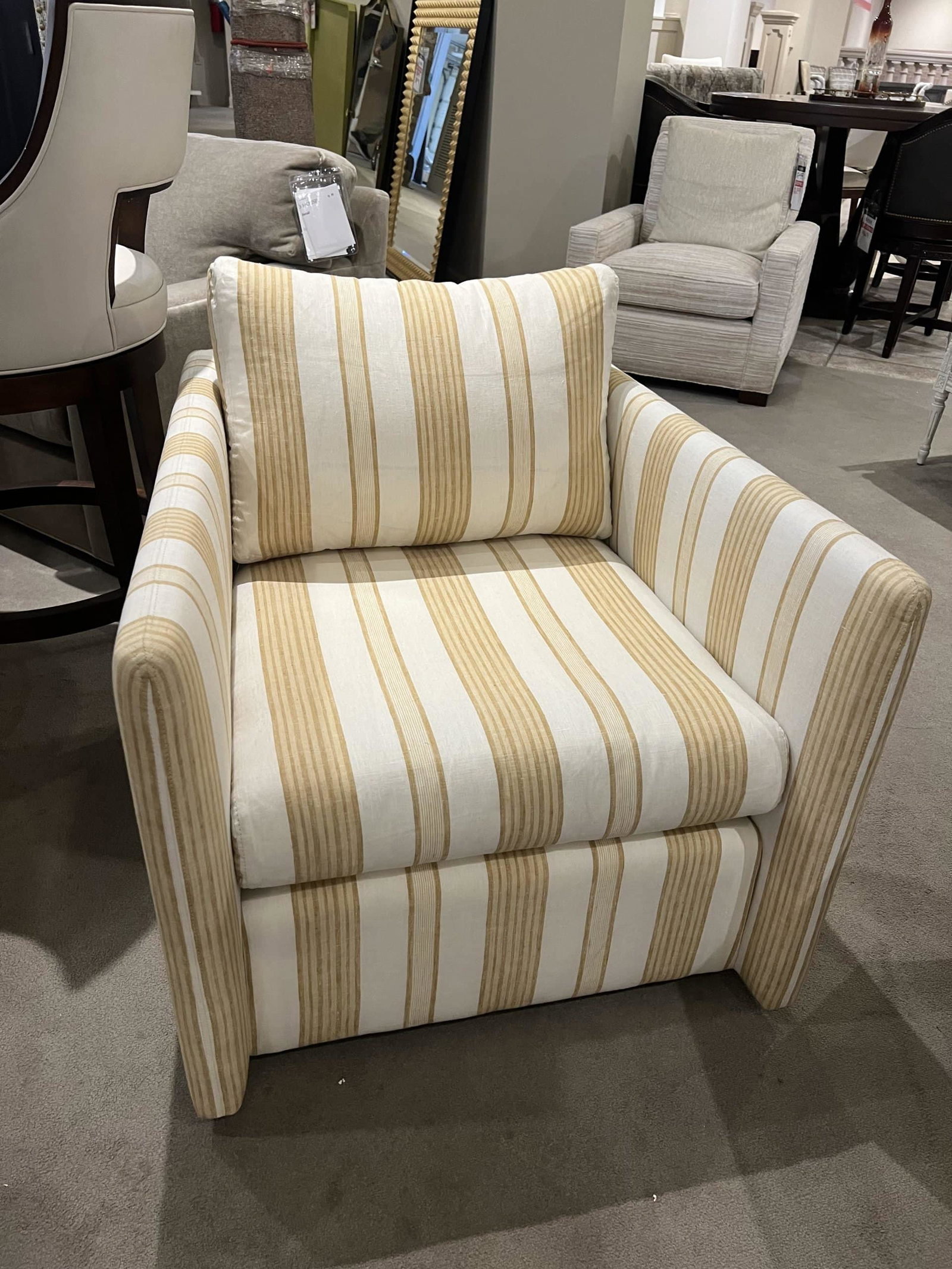 Highland House 1158SW/140 Dar Swivel Chair