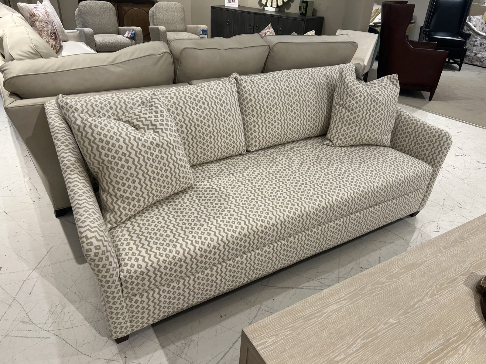 Highland House 2019-86/100 Leon Sofa