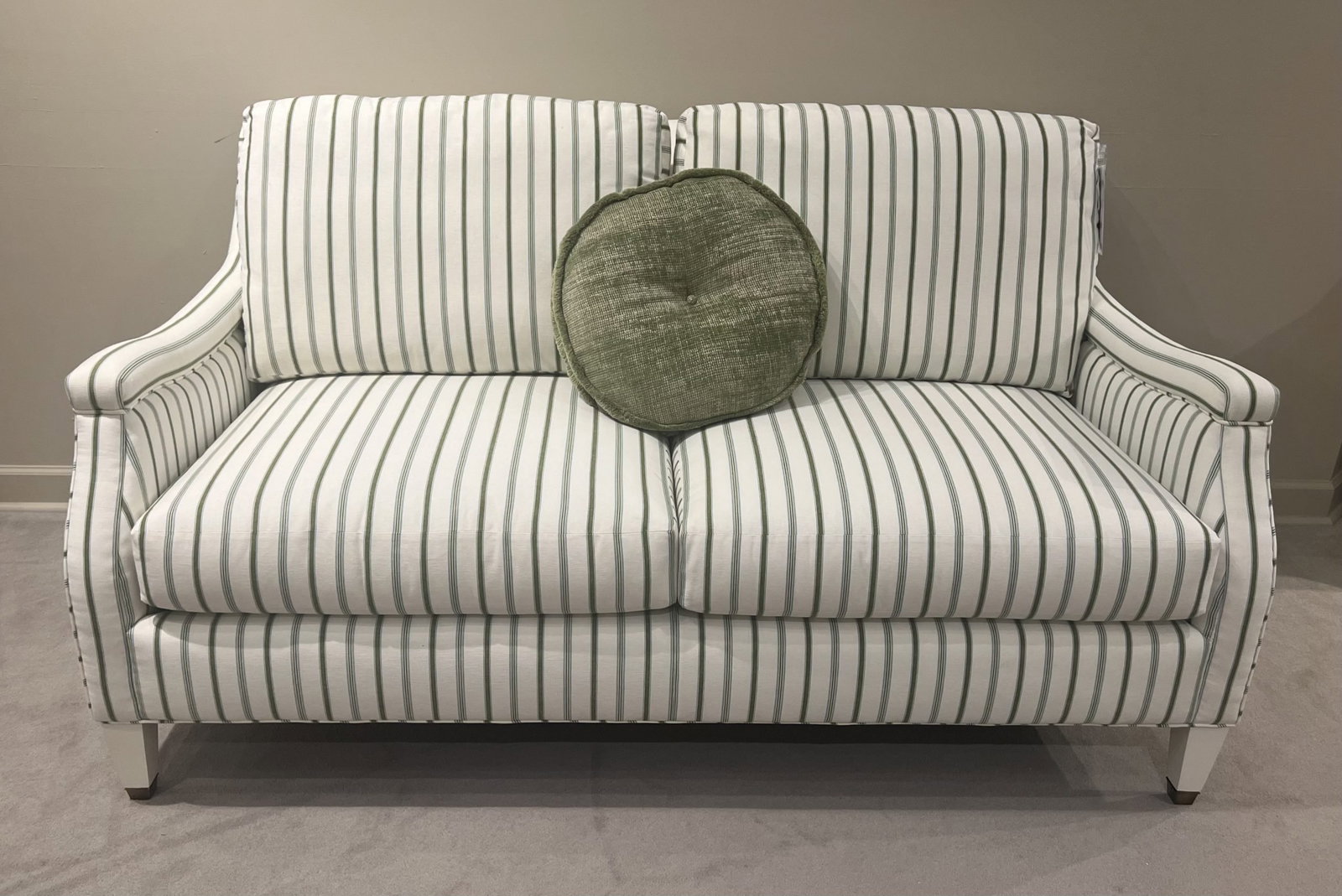 Jessica Charles 1791A/10108 Ensemble Apartment Sofa