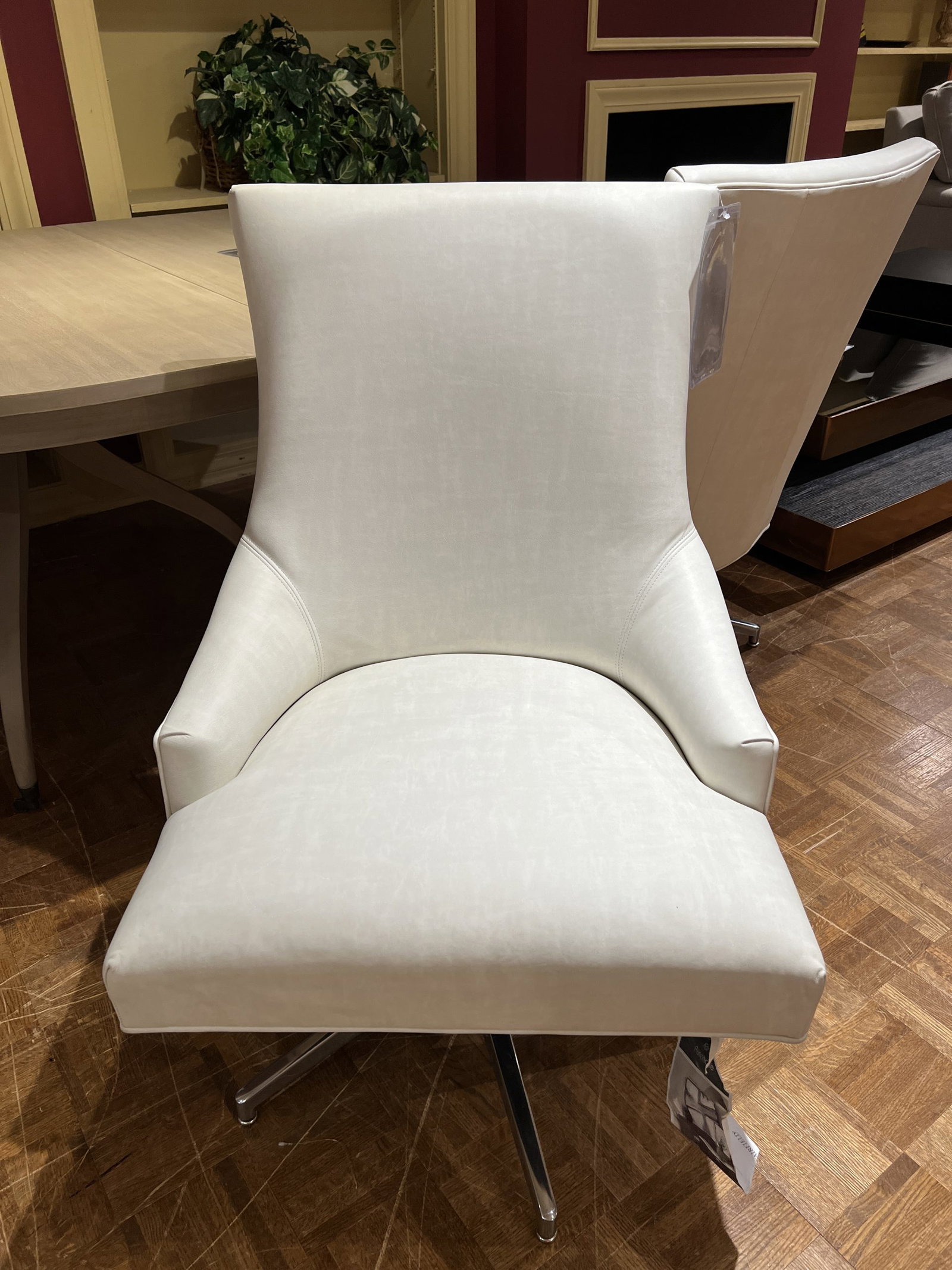 Fairfield Chair L-8379-2N Ashton Swivel Chair