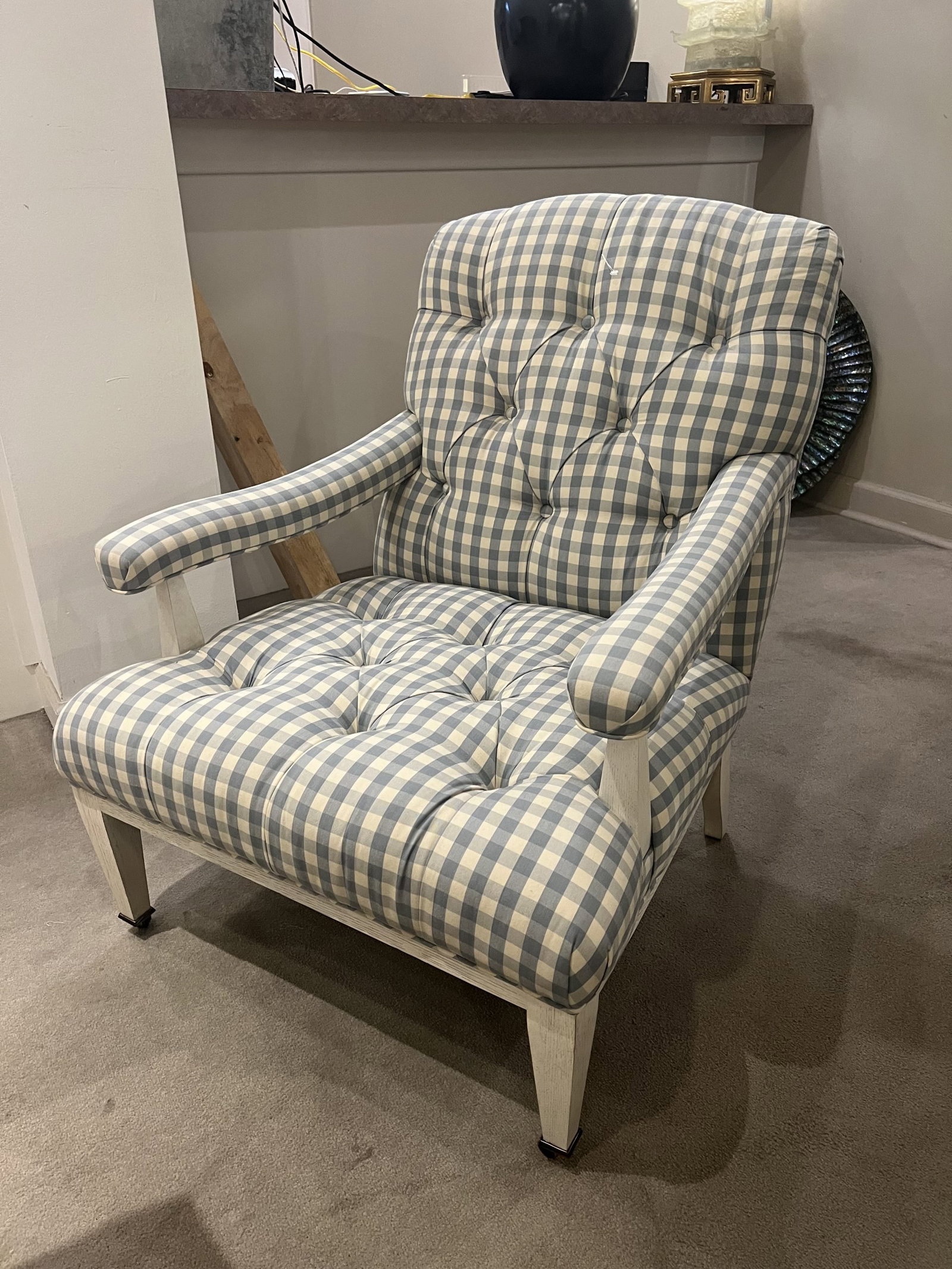 Highland House 1209/270 Miller Tufted Chair