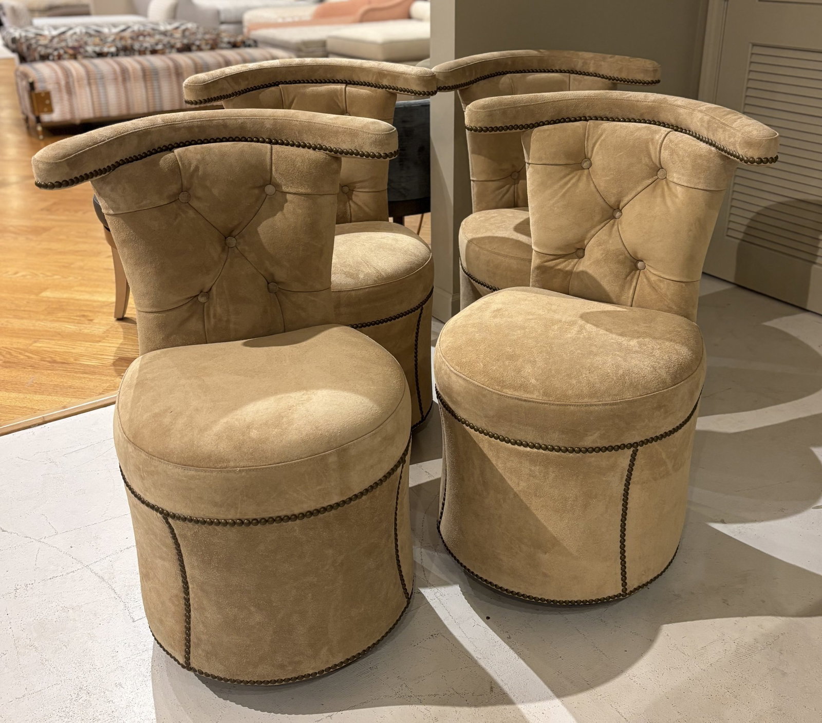 Hancock and Moore CJ6825-S/152-155 Margeaux Swivel Chair