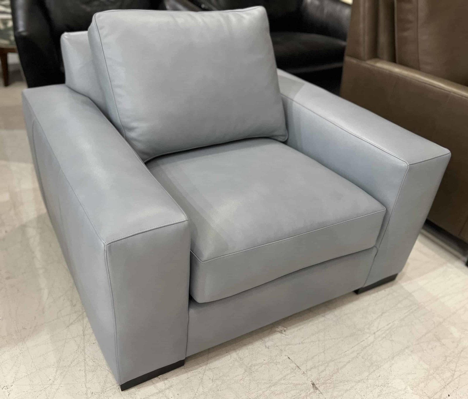 Hancock and Moore MD01TRS/129 Milan Chair