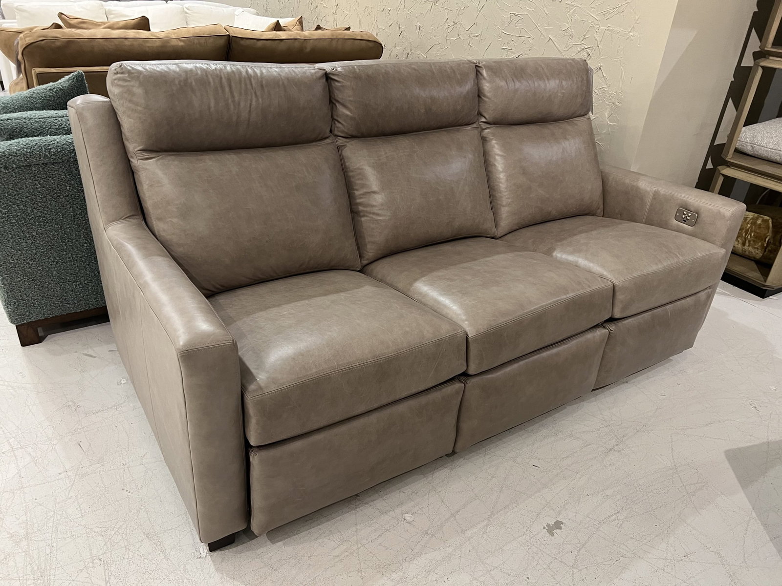 Century LR-C1009-2EM/350 Braxton Electric Sofa