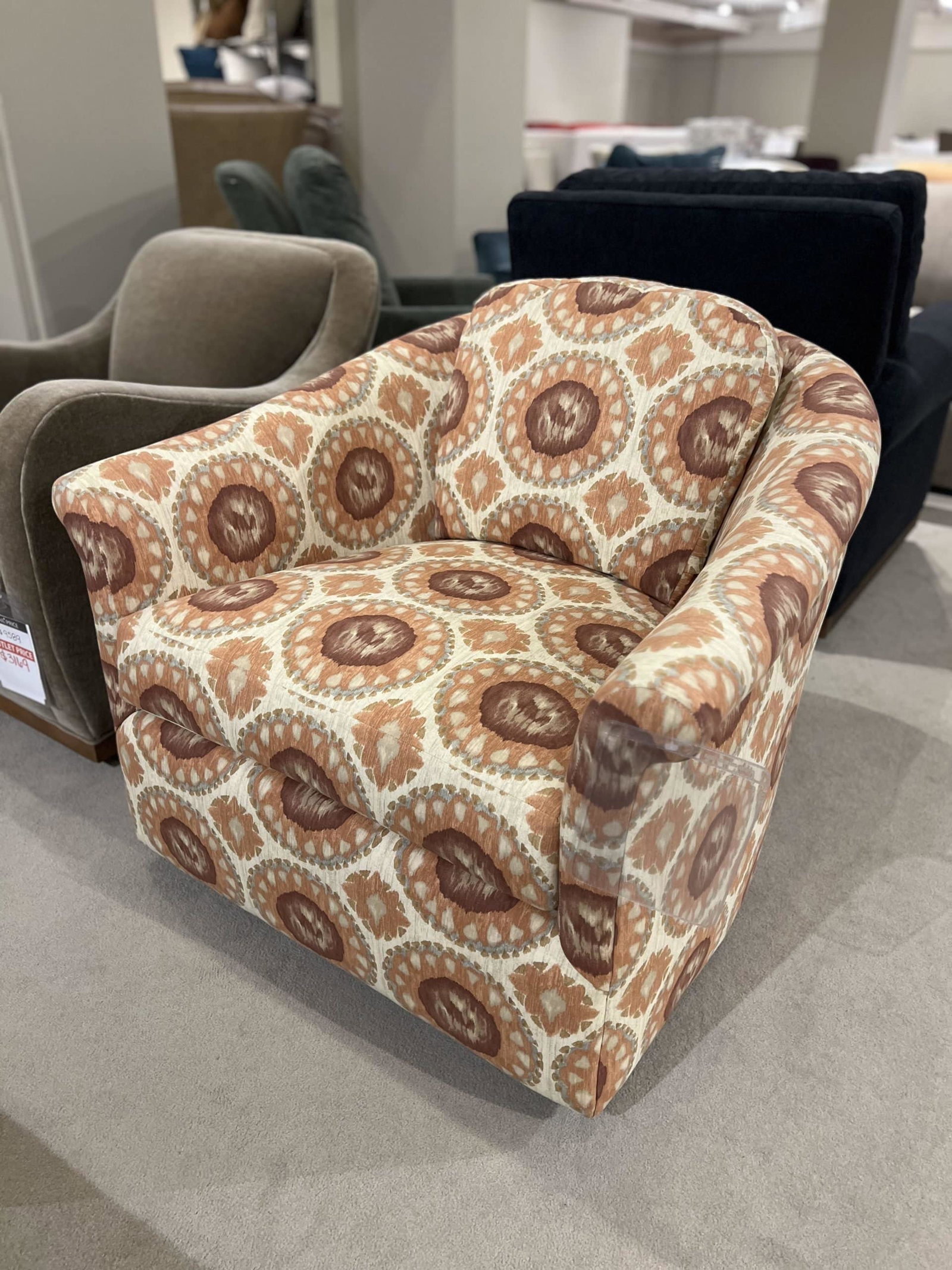 Jessica Charles 524S/10027 Remedy Swivel Chair Jessica Charles 524S/10027 Remedy Swivel Chair
