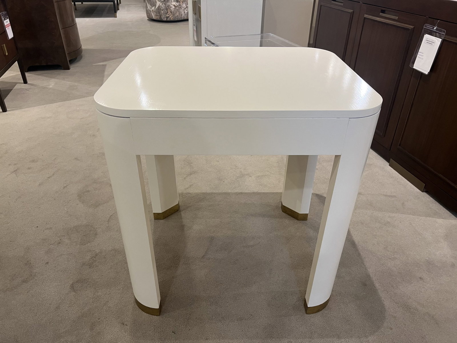 Highland House HH19-608E/20 Willie Oak Side Table