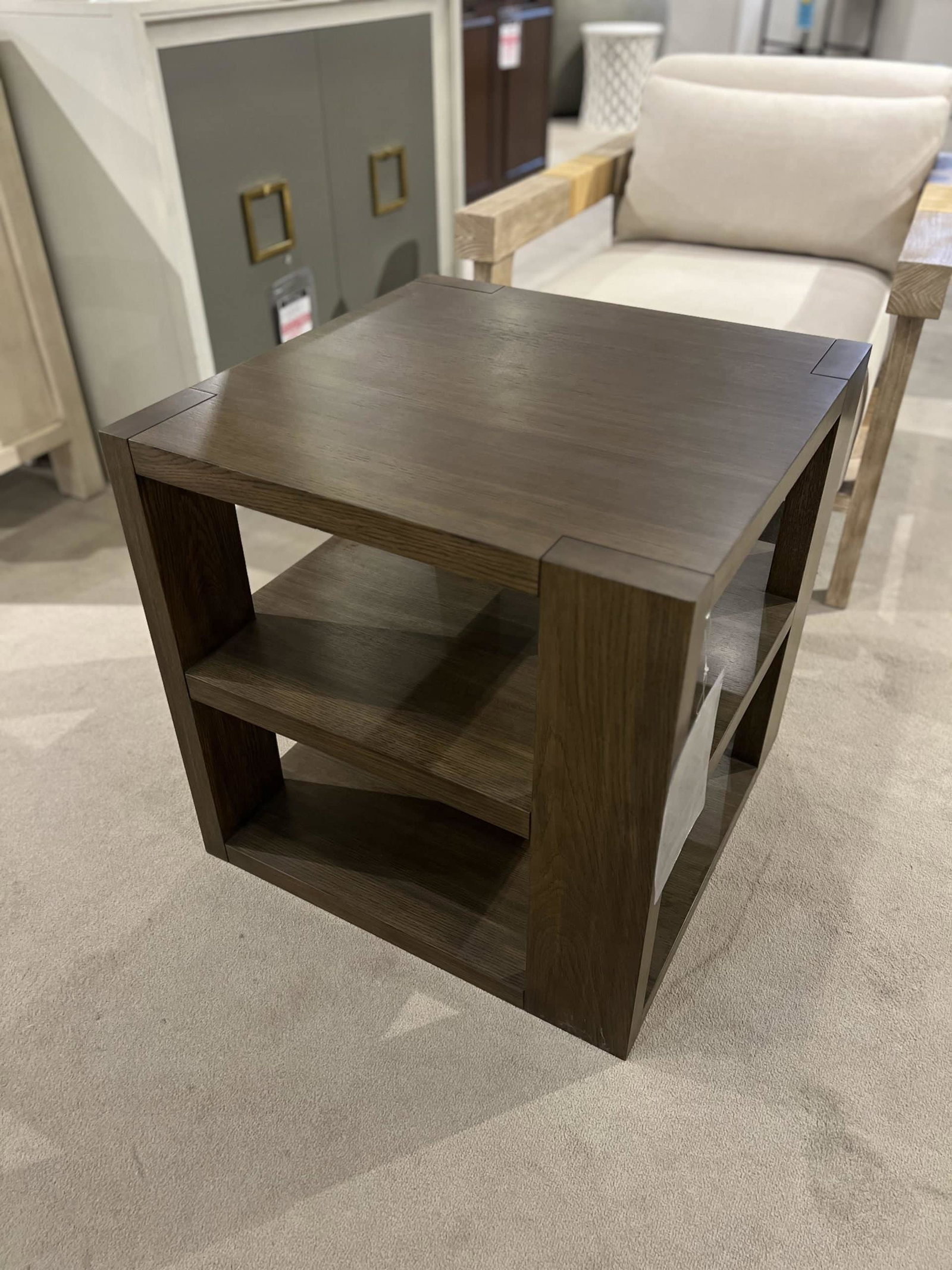 Century B31-622/130 Carino Side Table Century B31-622/130 Carino Side Table