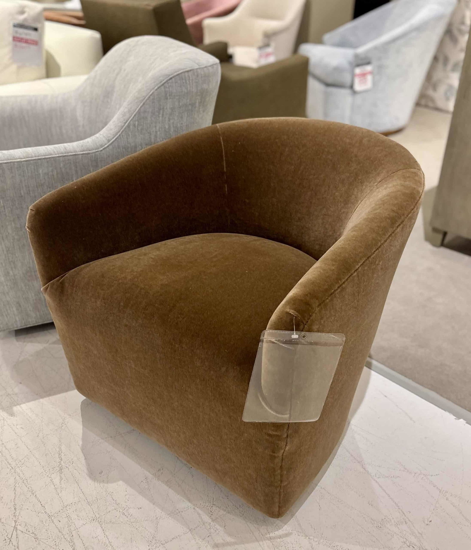 Jessica Charles 5313-S/087 Torance Swivel Chair Jessica Charles 5313-S/087 Torance Swivel Chair