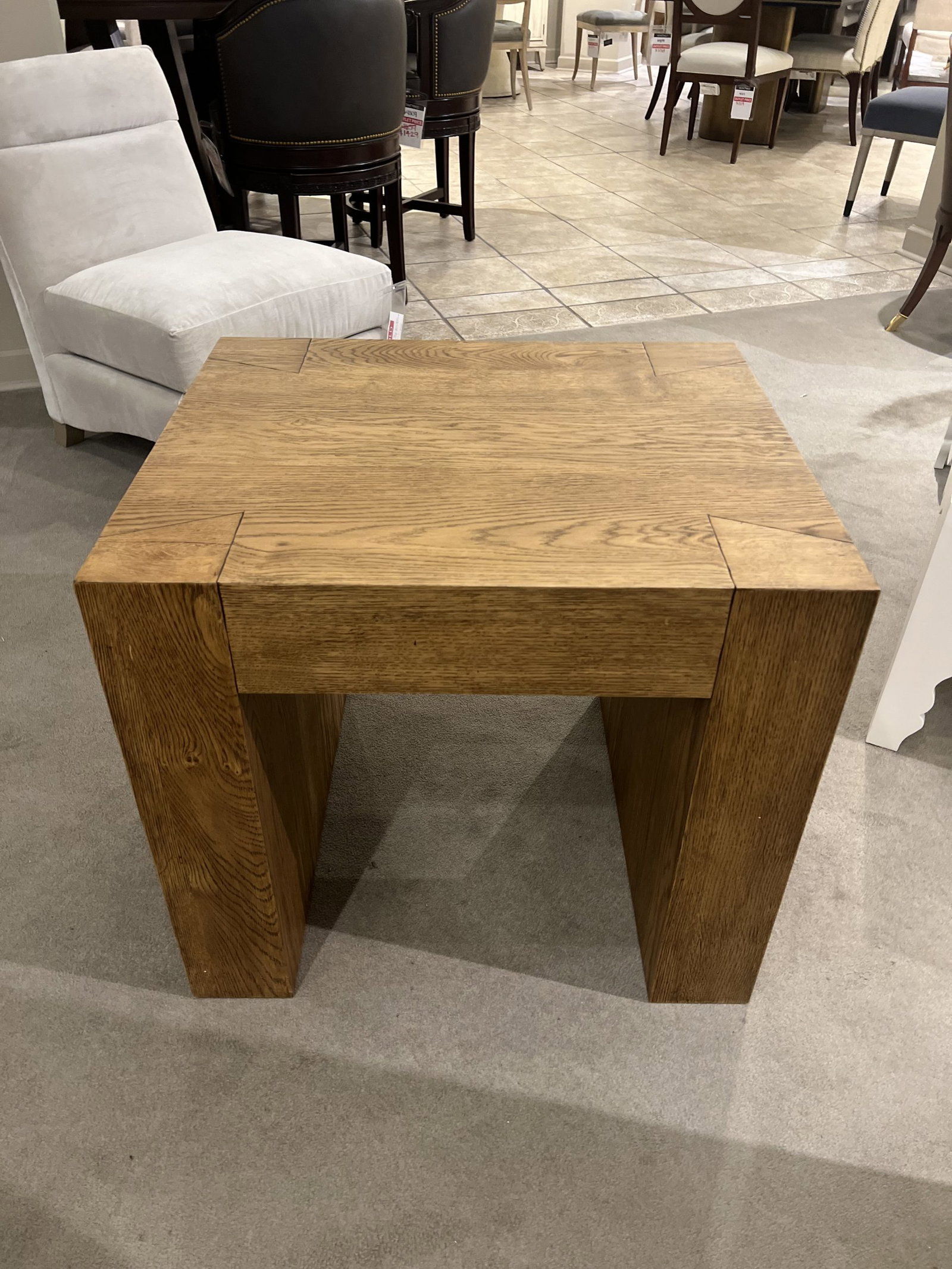 Century SF6306/60 Dovetail Lamp Table Century SF6306/60 Dovetail Lamp Table