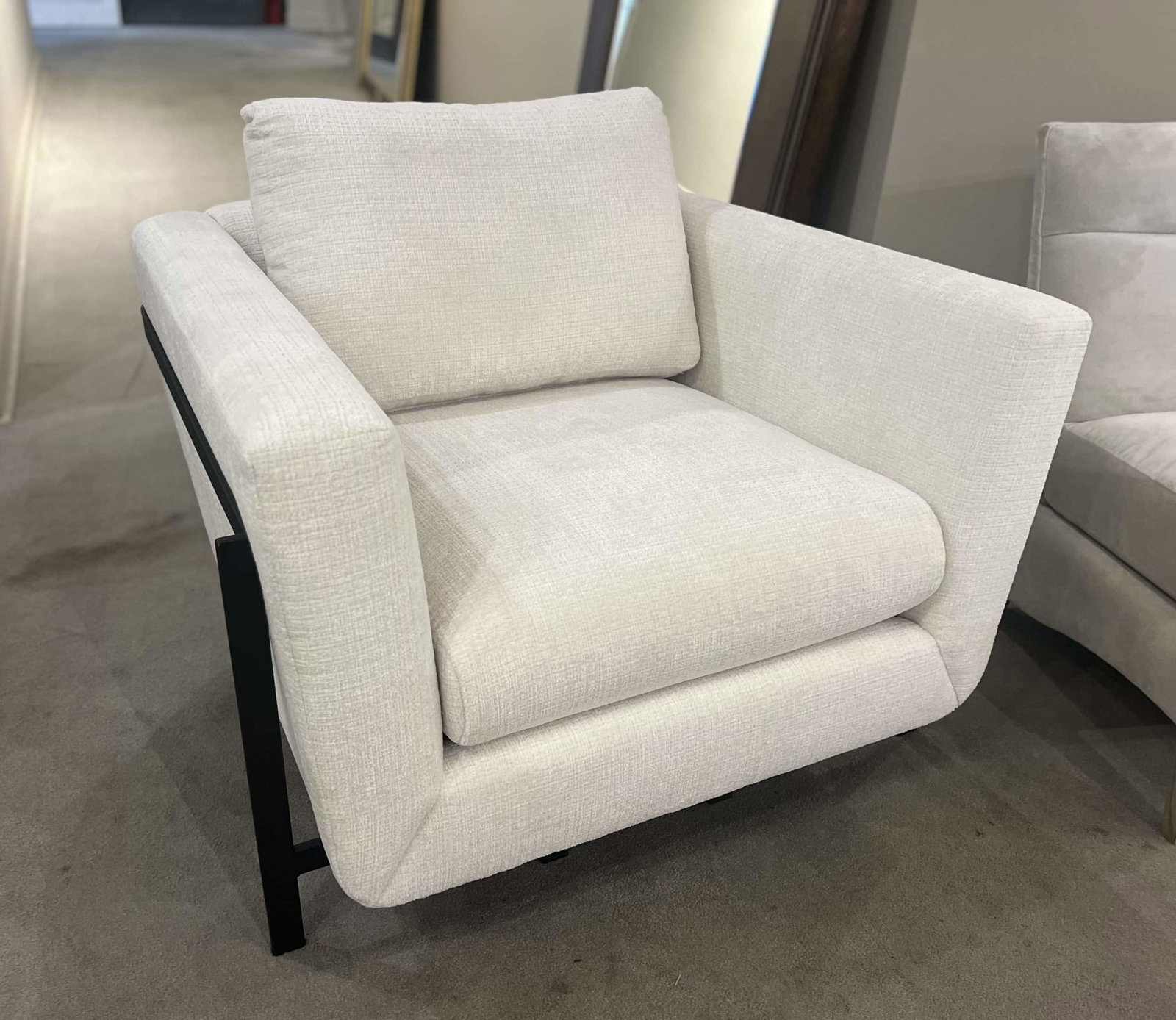 Century LTD5300-6/50 Vince Chair