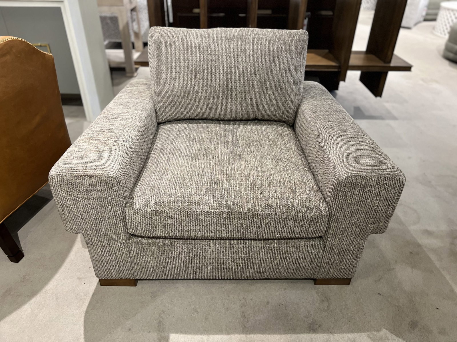 Century LTD7100-6/230 Great Room Chair