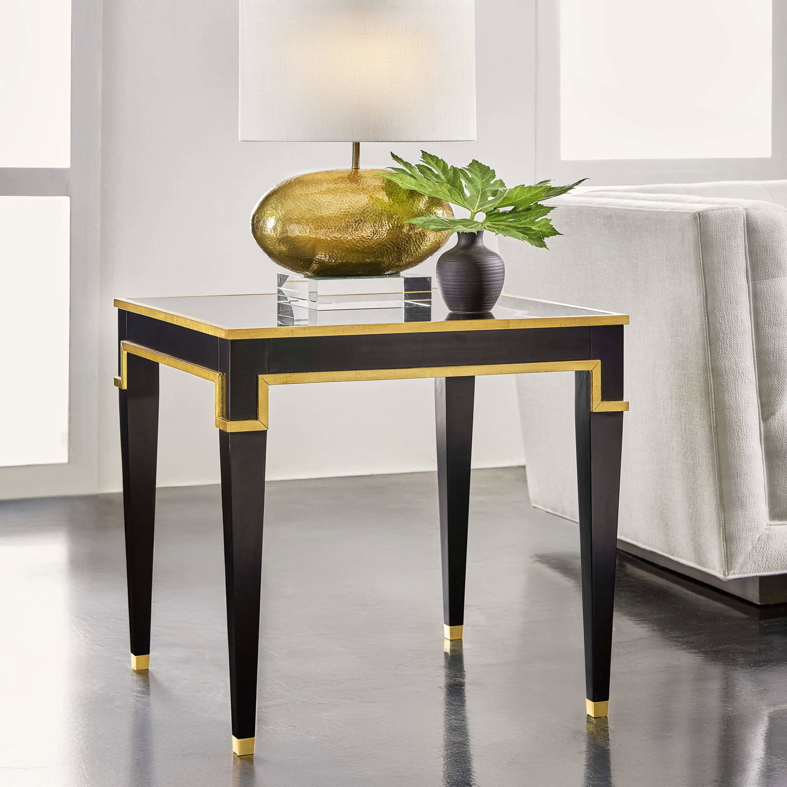 Modern History MH1209F01 Sparro End Table Modern History MH1209F01 Sparro End Table