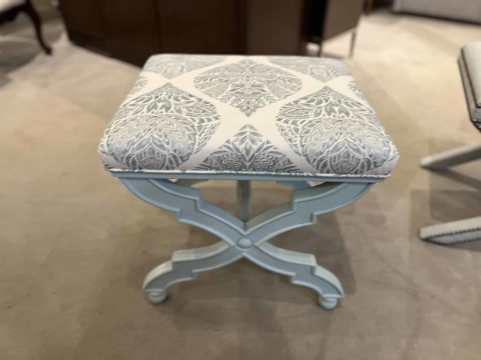 Jessica Charles 800/10372 Antonia Ottoman