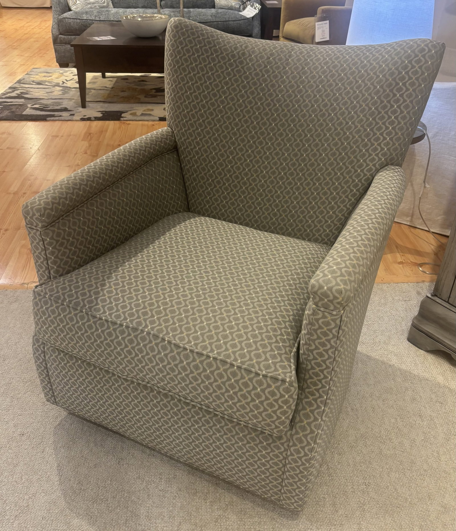 Parker Southern 1925-SG Clevie Swivel Chair Parker Southern 1925-SG Clevie Swivel Chair