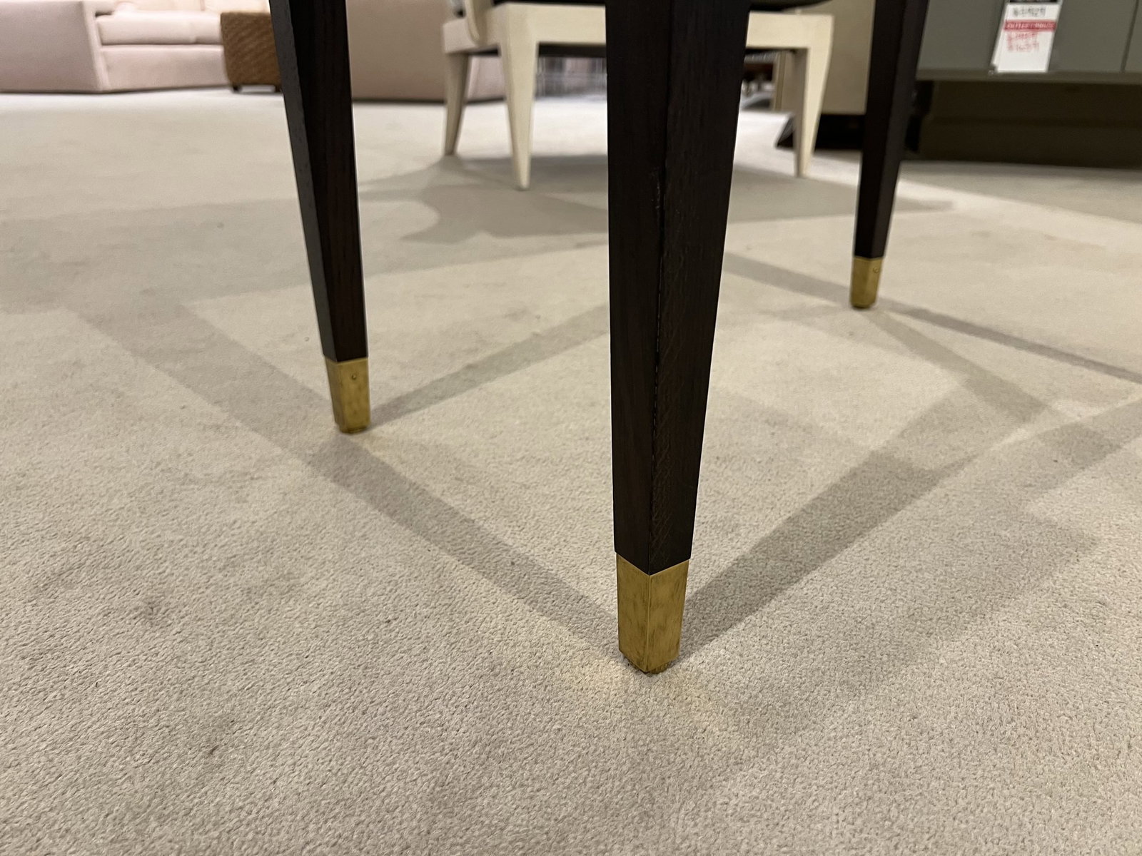 Century 899-625/170 Maison Side Table Century 899-625/170 Maison Side Table