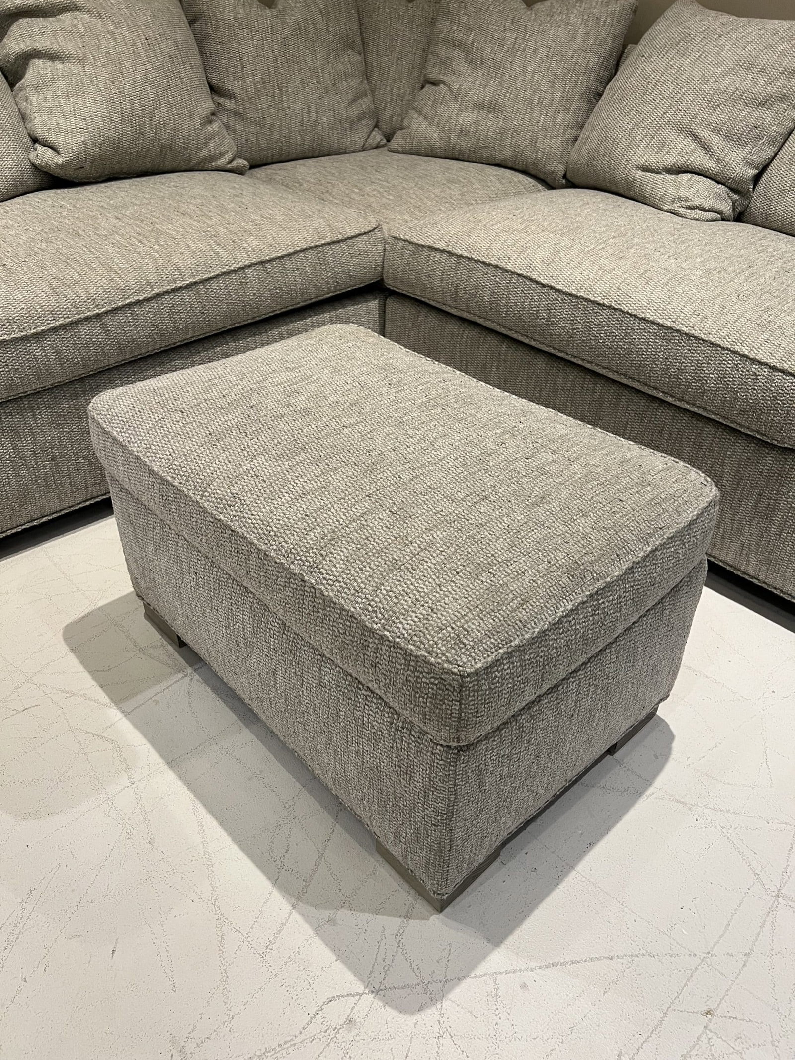 Hickory Chair HC4110-80/ M2M Ottoman