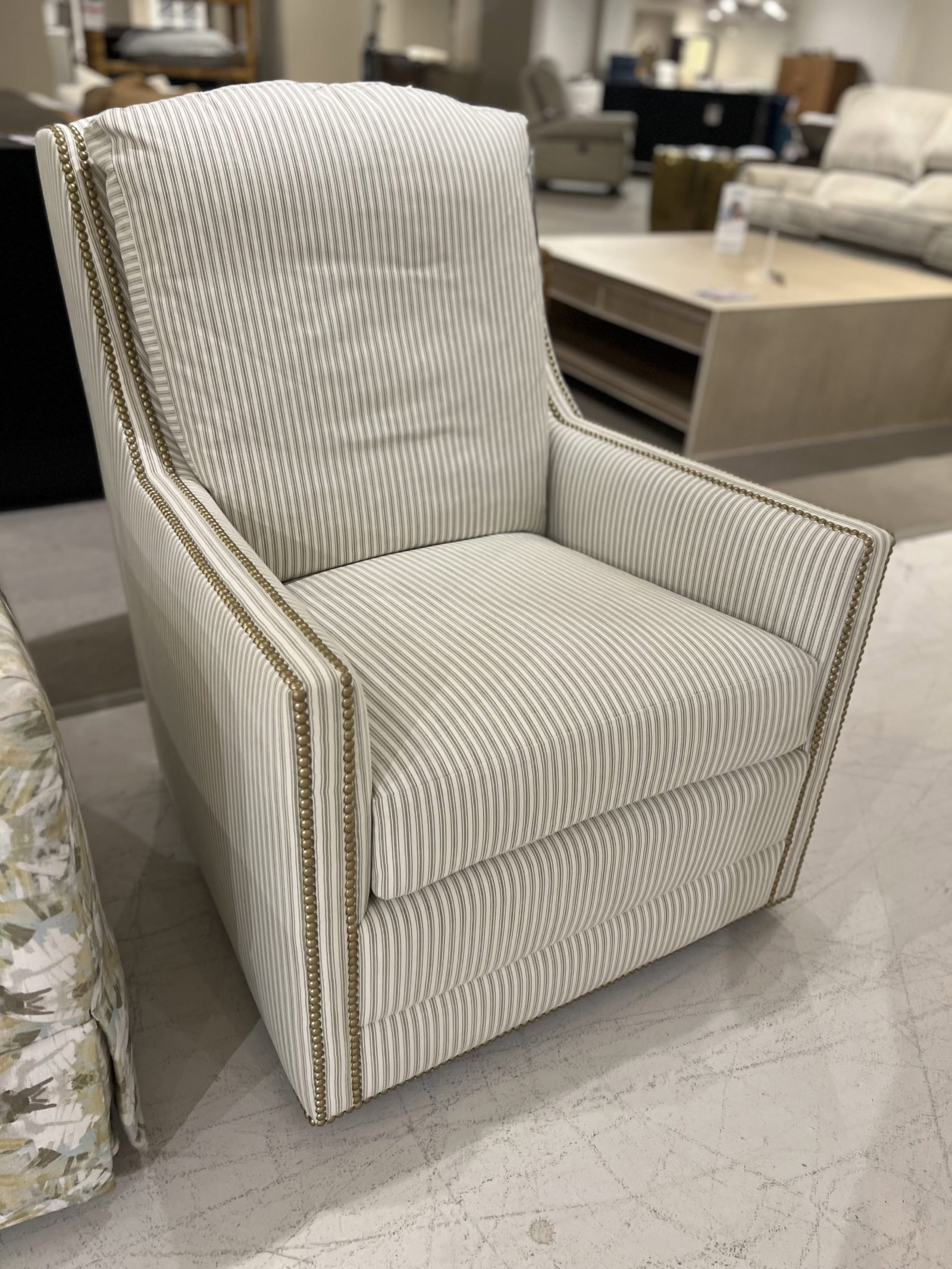 Jessica Charles 798-T-S/10342 Casey Track Arm Swivel Chair