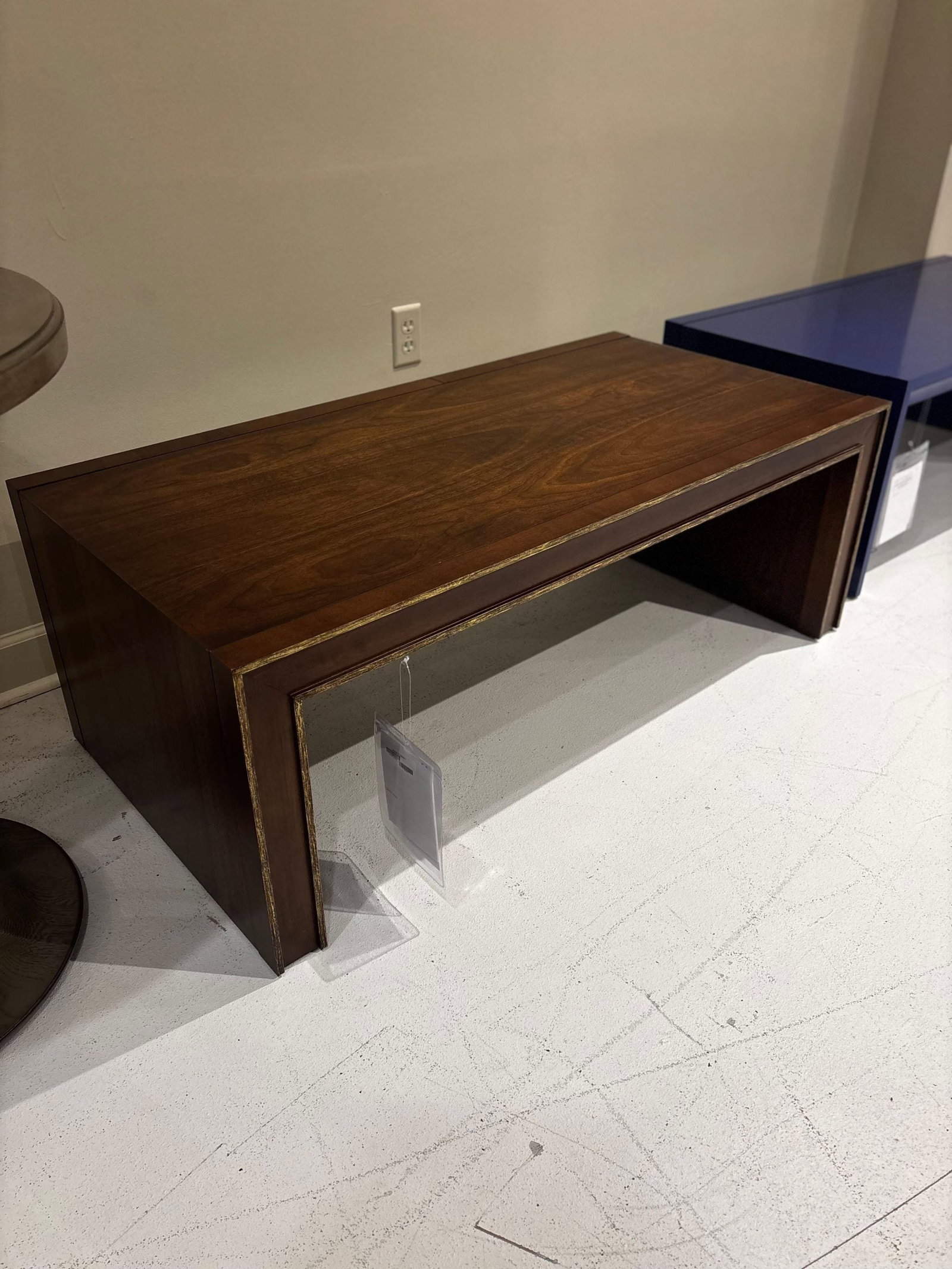 Century CR9-601-2/70 Wythe Cocktail Table Century CR9-601-2/70 Wythe Cocktail Table