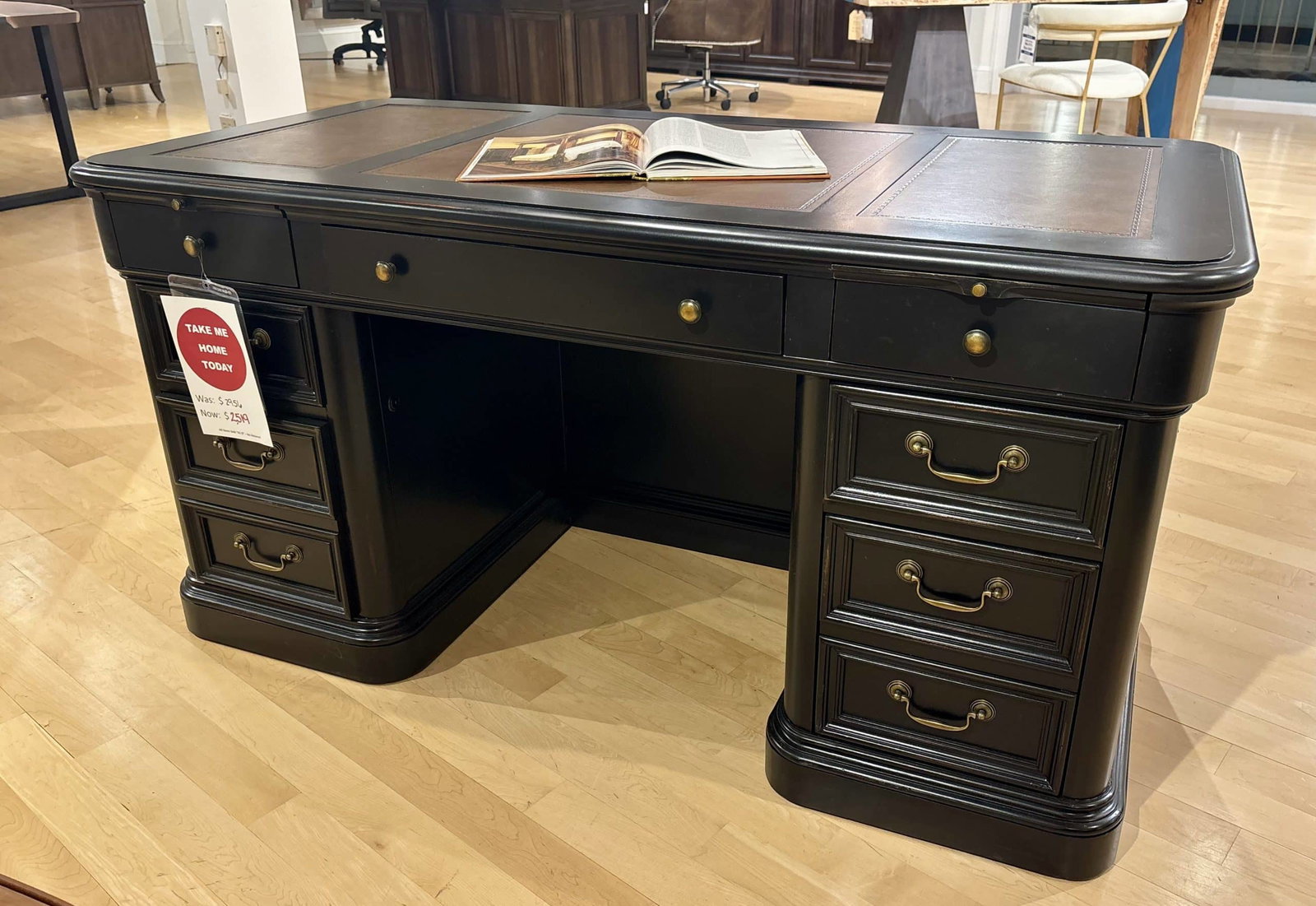 Hekman 79150 Jr Executive Desk Hekman 79150 Jr Executive Desk