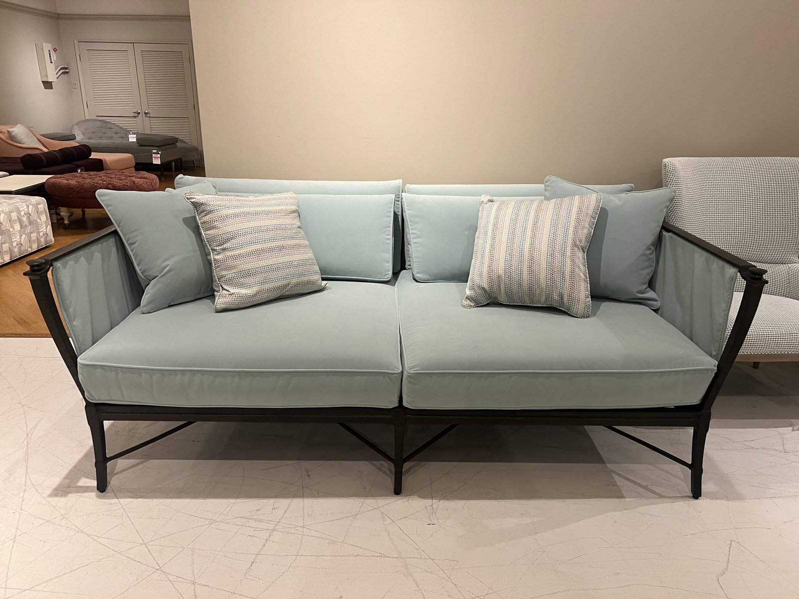 Century D12-43-1/60 Royal Daybed (Cordoba)