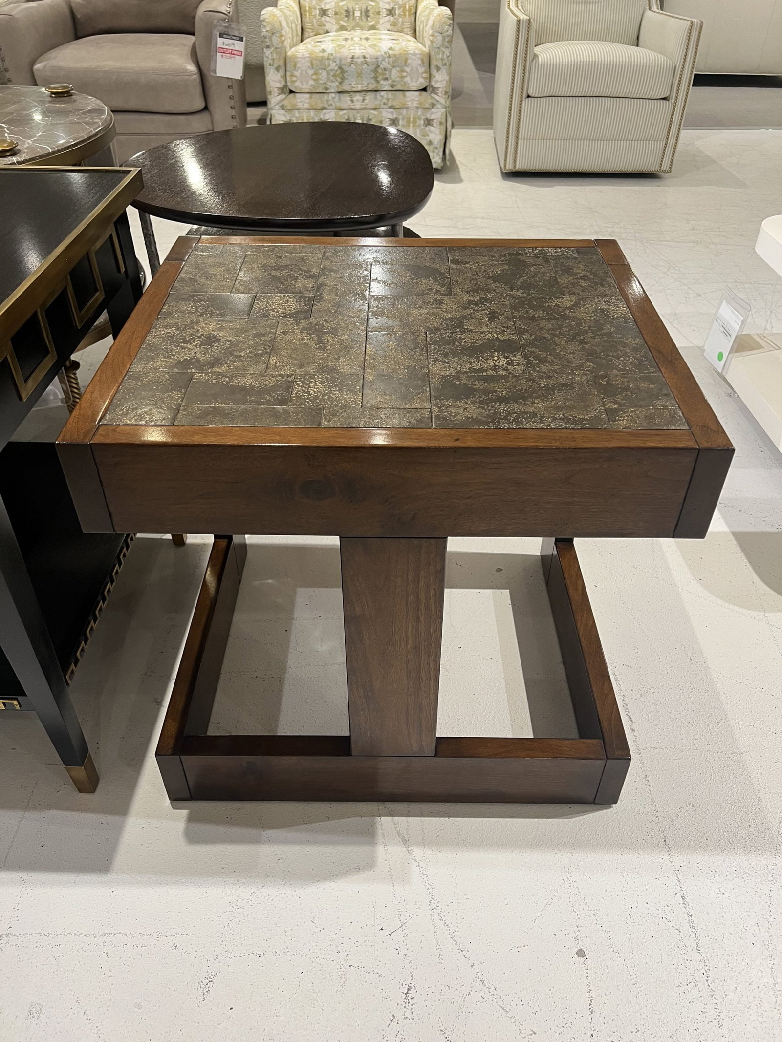 Century SF5685/210 Anthony Lamp Table