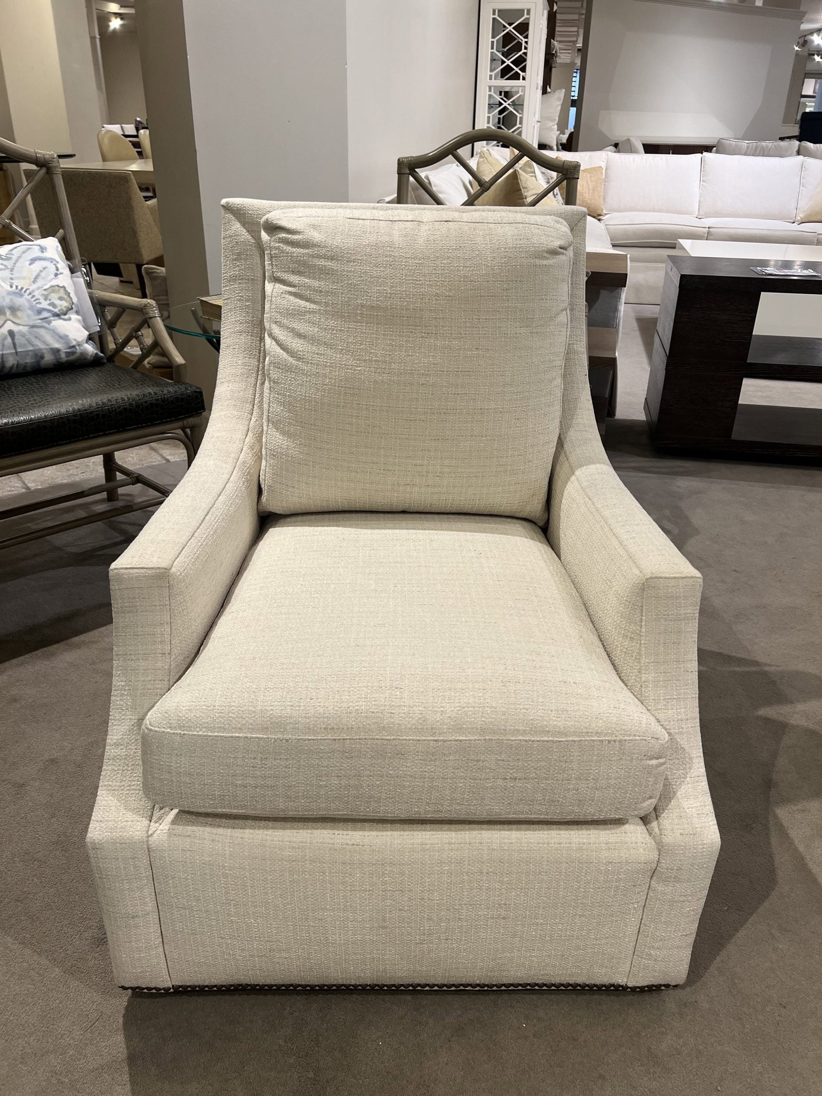 Highland House 1574SW/20 Dixon Low Profile Swivel Chair Highland House 1574SW/20 Dixon Low Profile Swivel Chair