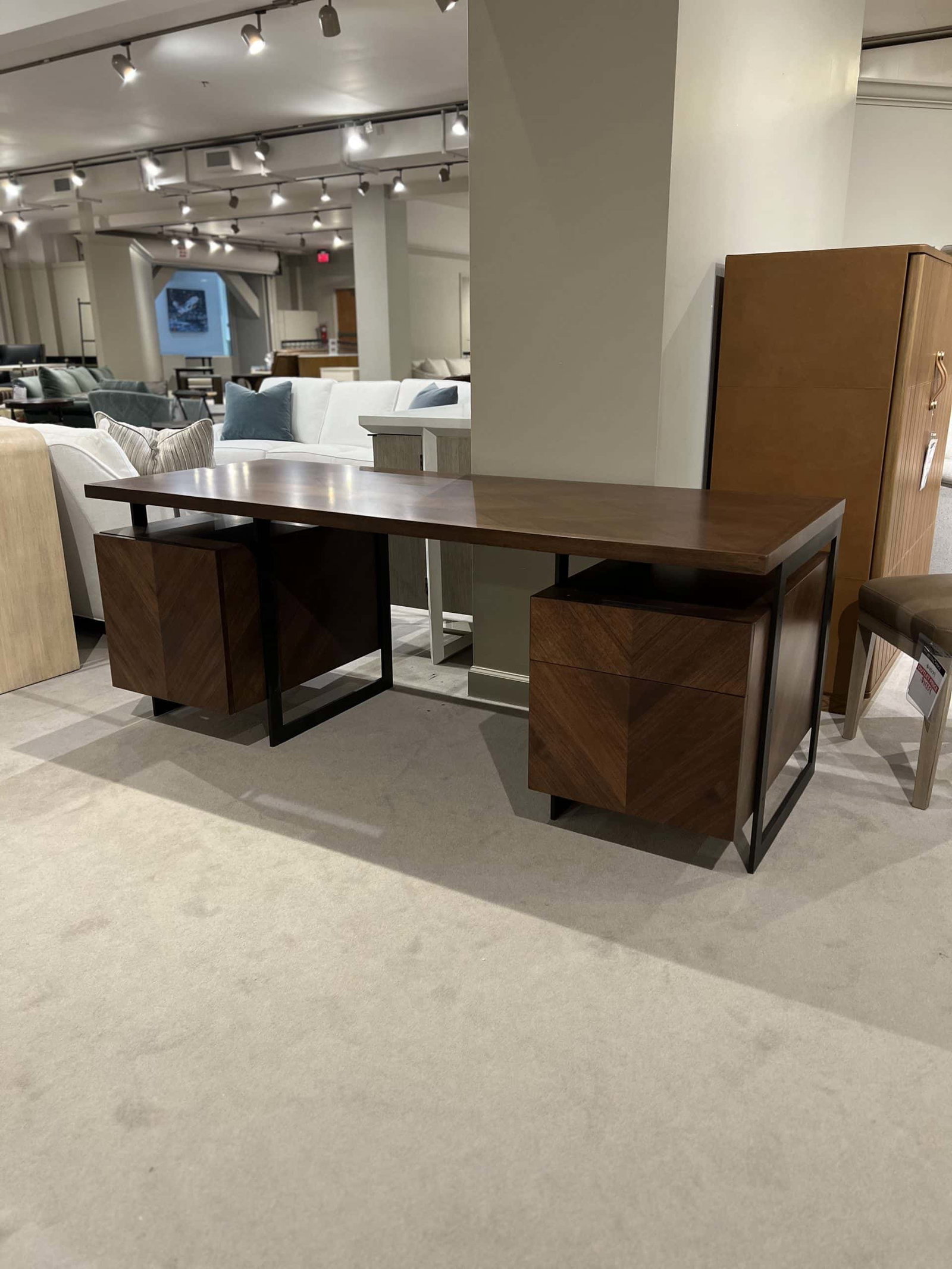 Hickory Chair HC7293-10/90 Barstock Desk Hickory Chair HC7293-10/90 Barstock Desk