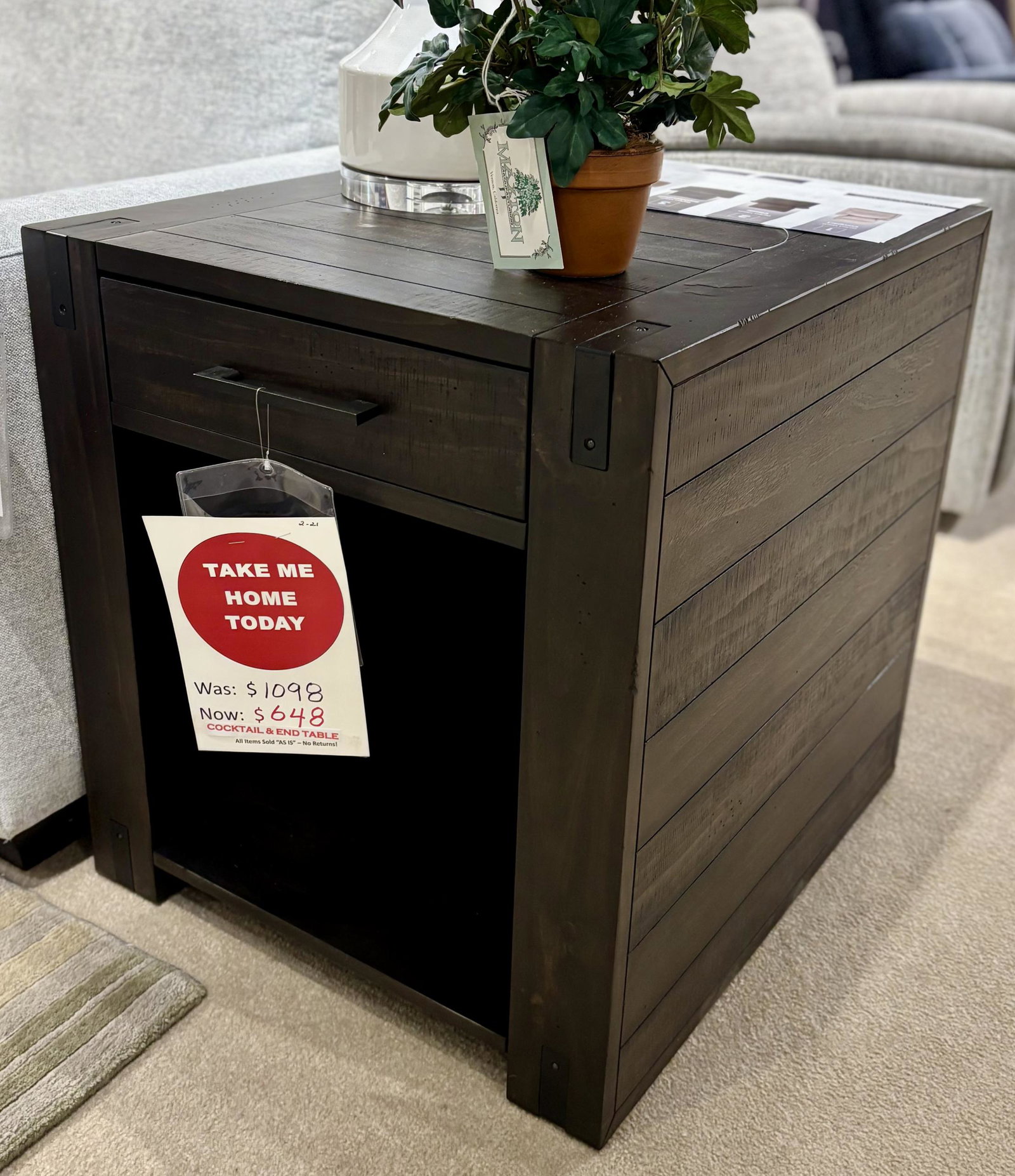 Hammary 989-911 Portman Cocktail Table and End Table Hammary 989-911 Portman Cocktail Table and End Table