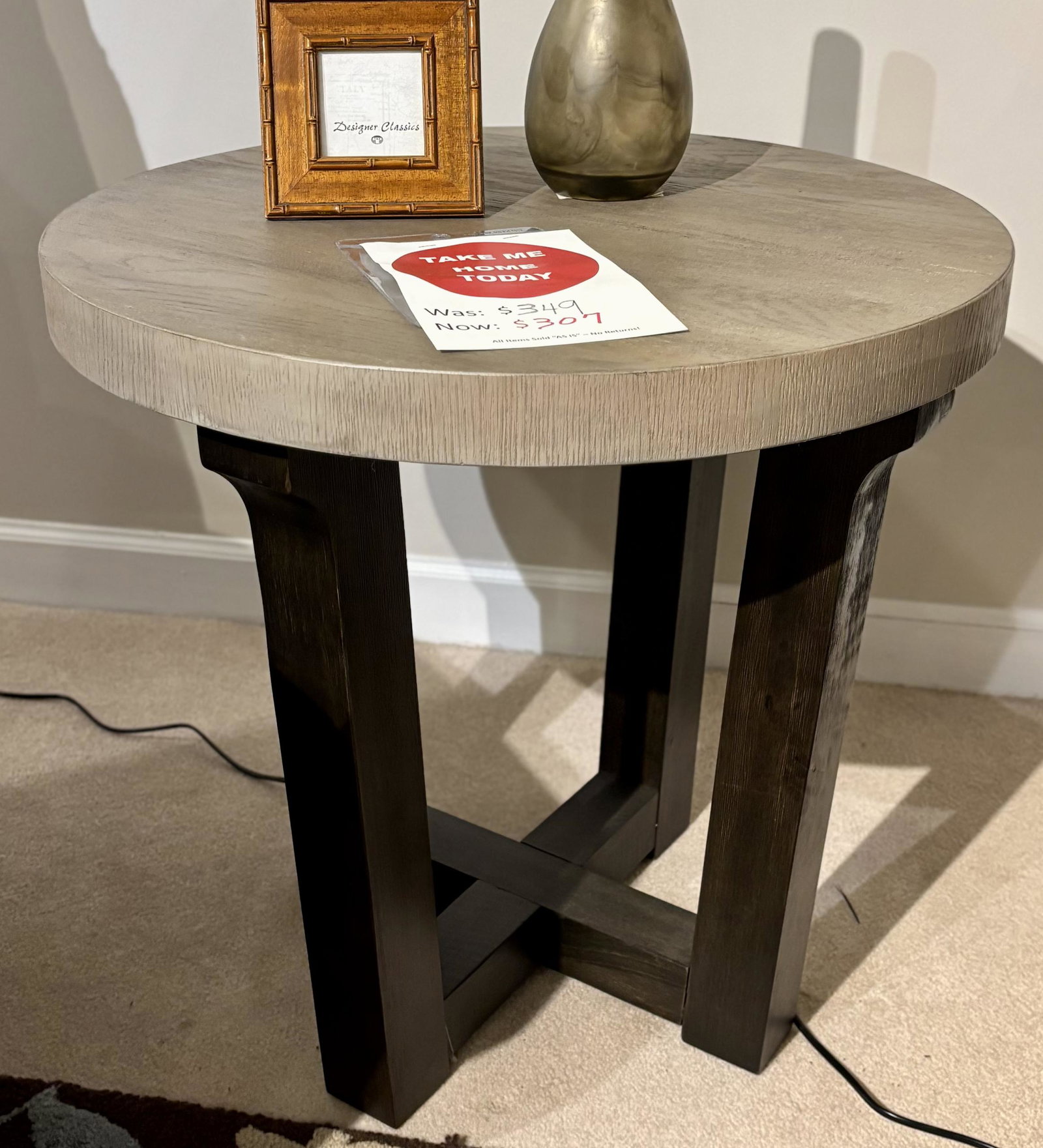 Hammary 797-918 Beckham Accent Table
