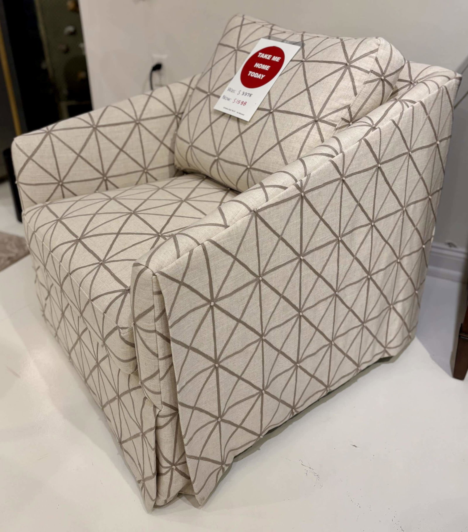 Caracole UPH-019-031-CC Casual Affair Chair