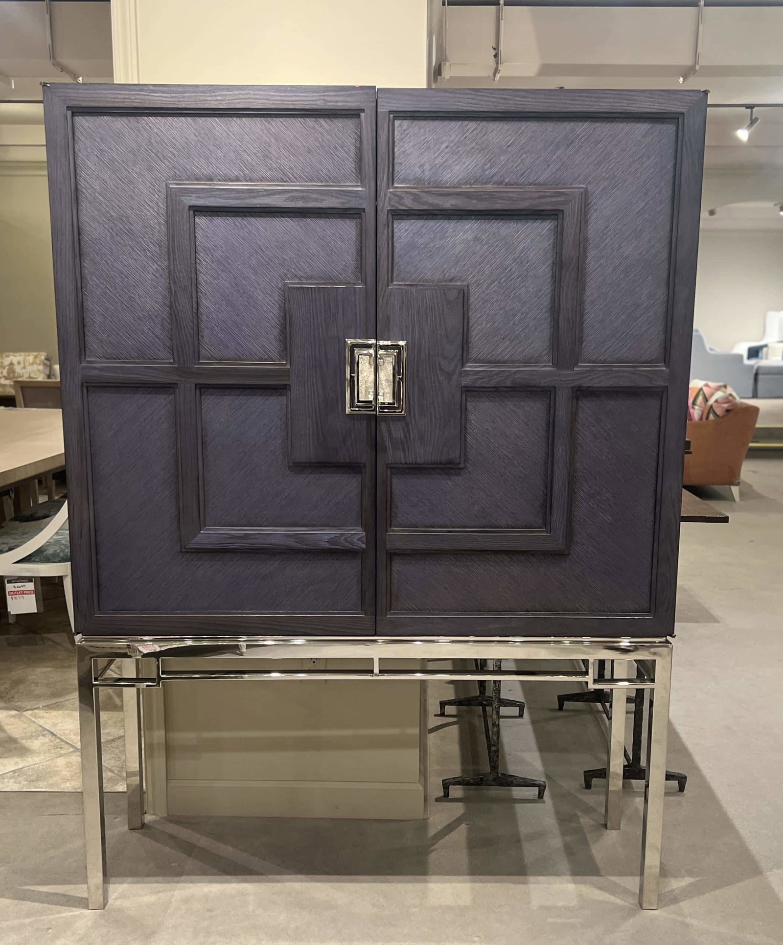 Century 699-463/10 Ming Bar Cabinet