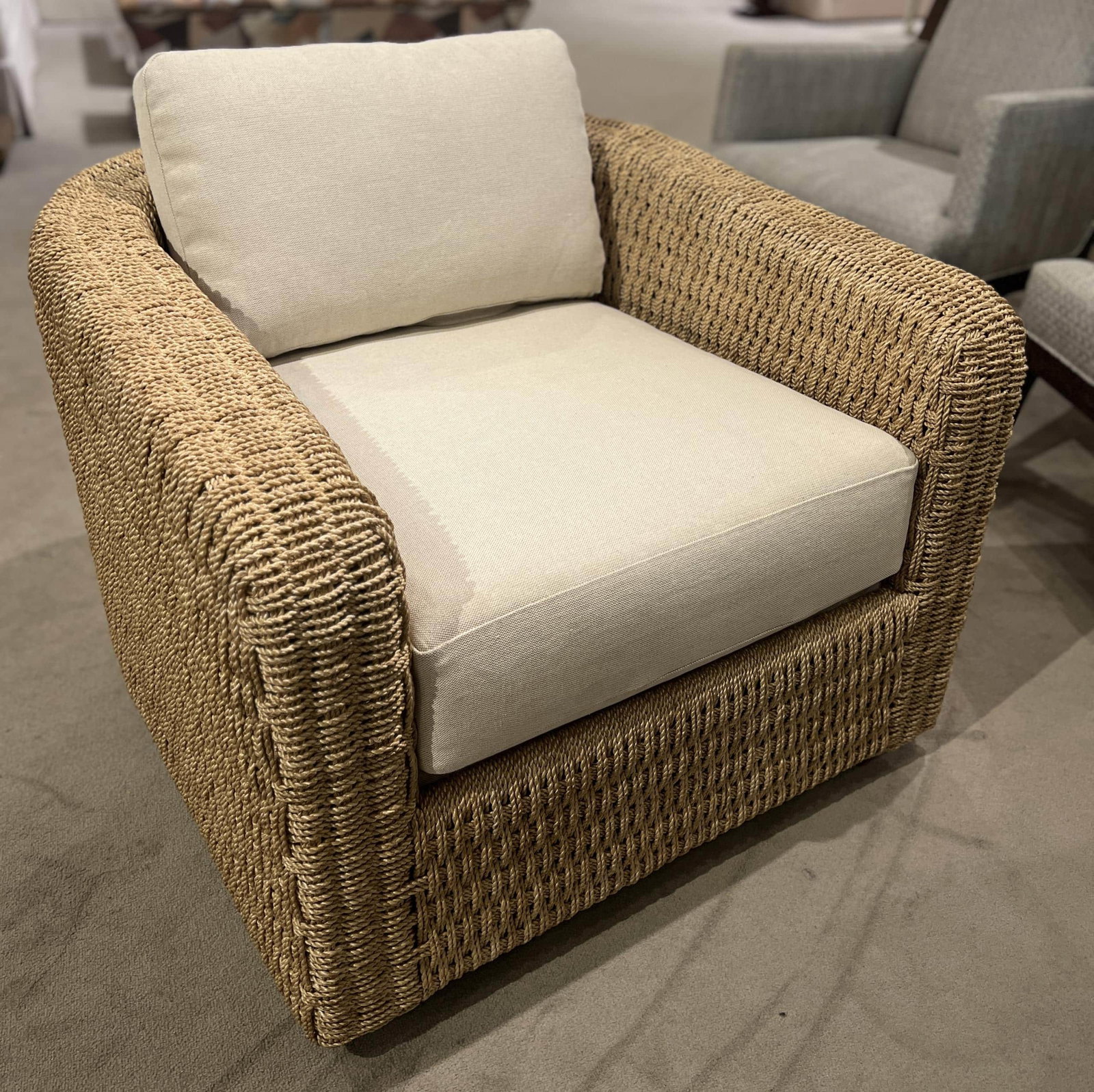 Century CT6015/20 Bottega Swivel Chair Century CT6015/20 Bottega Swivel Chair