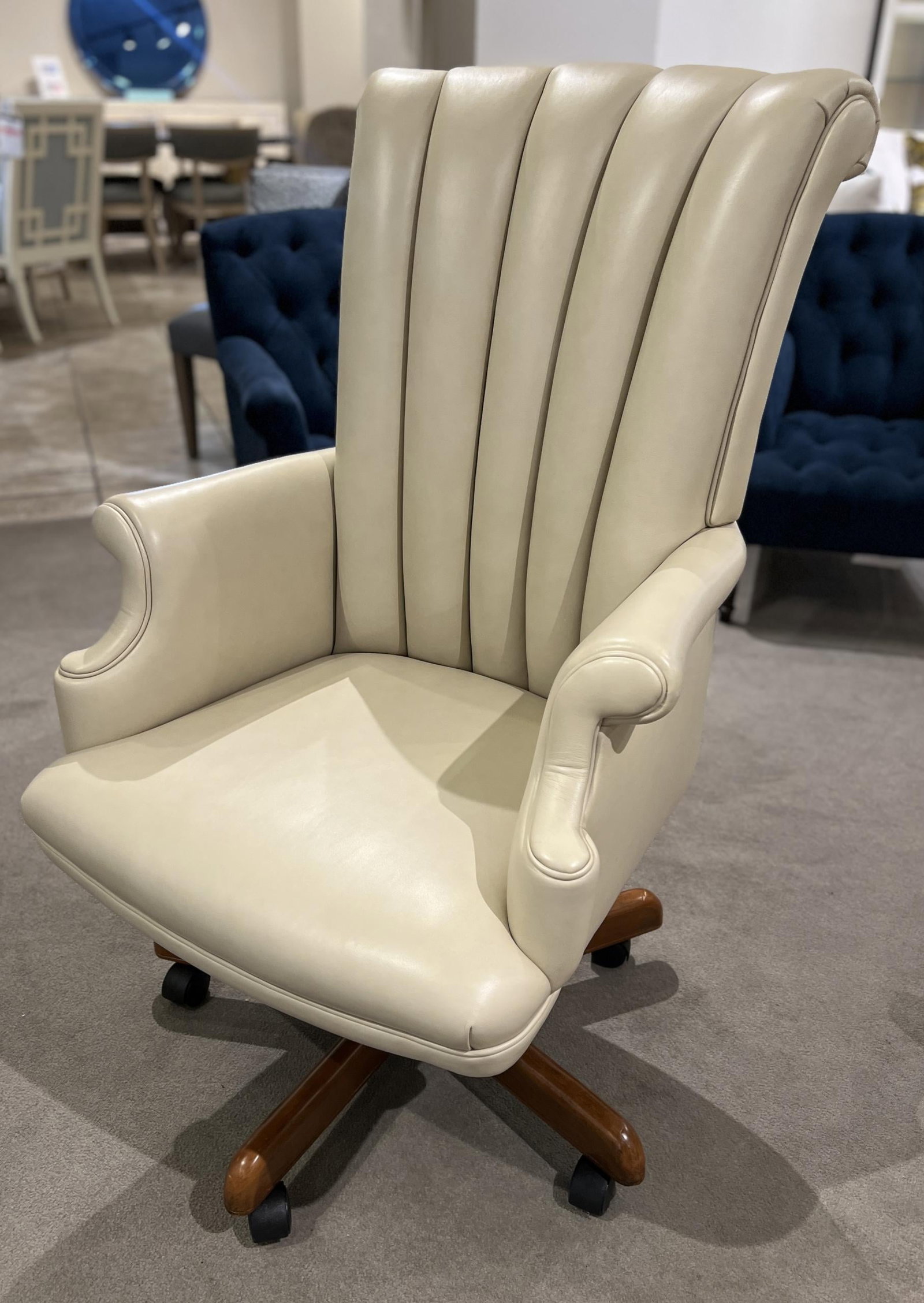 Hancock and Moore 9572ST-PL/1233 Bradford Channel Back St-pl