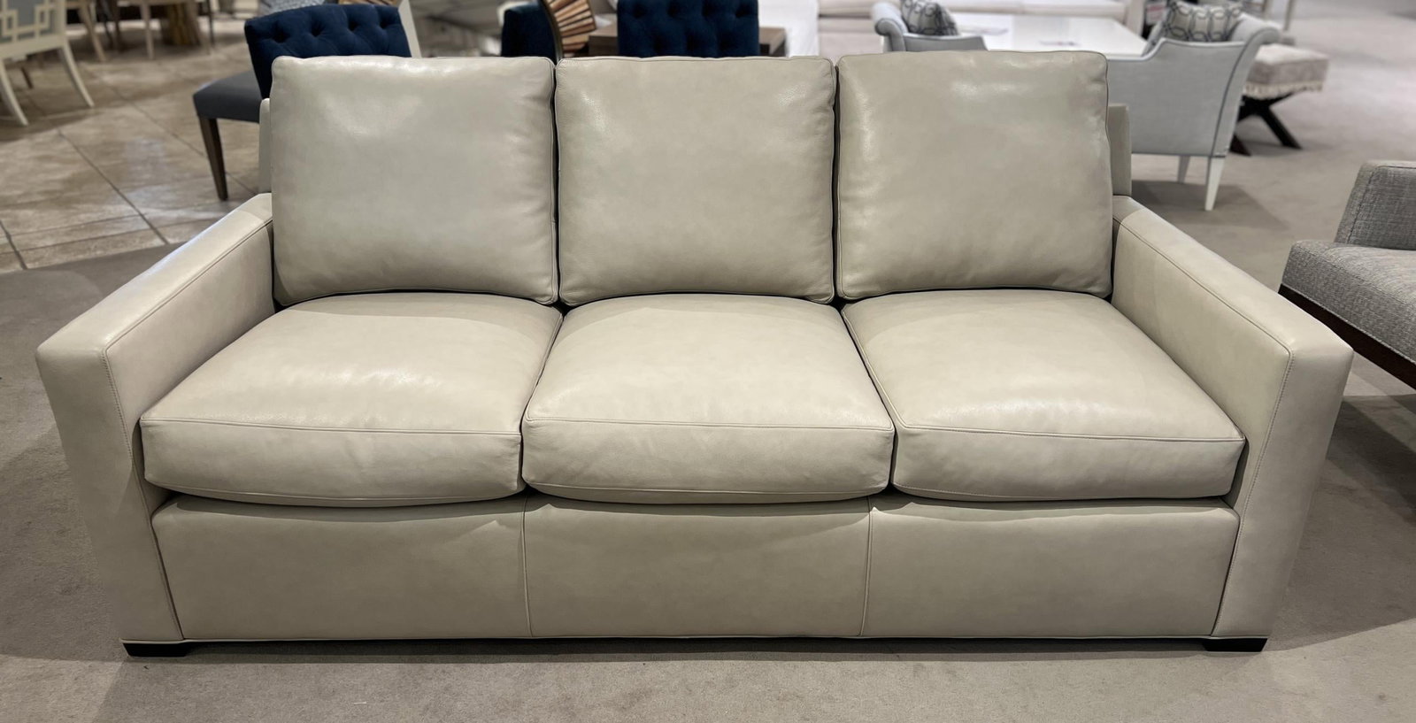 Hancock and Moore E6869-3-BIS/1409 Lawson Sofa Hancock and Moore E6869-3-BIS/1409 Lawson Sofa