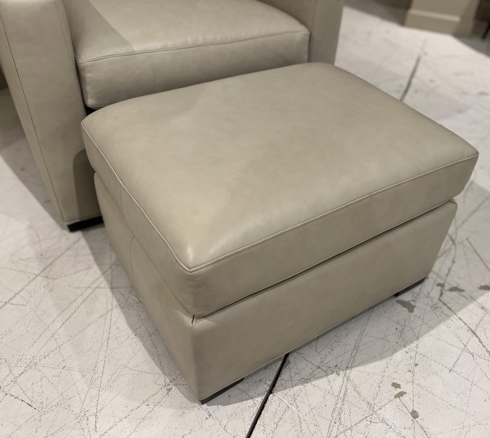 Hancock and Moore E6869-O-BIS/1410 Lawson Ottoman at Factory Outlets by Hickory Park