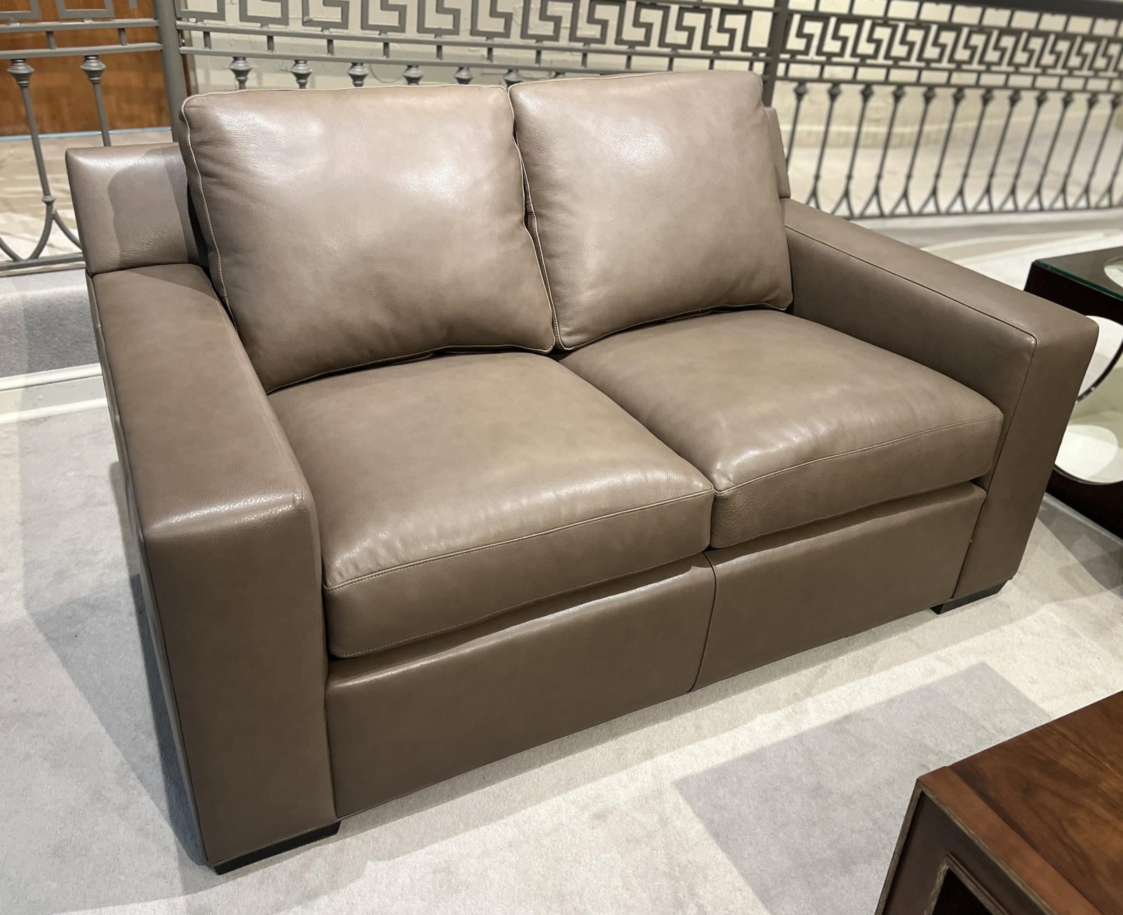 Hancock and Moore E6870-2-TRU/1412 Octavius Loveseat at Factory Outlets by Hickory Park