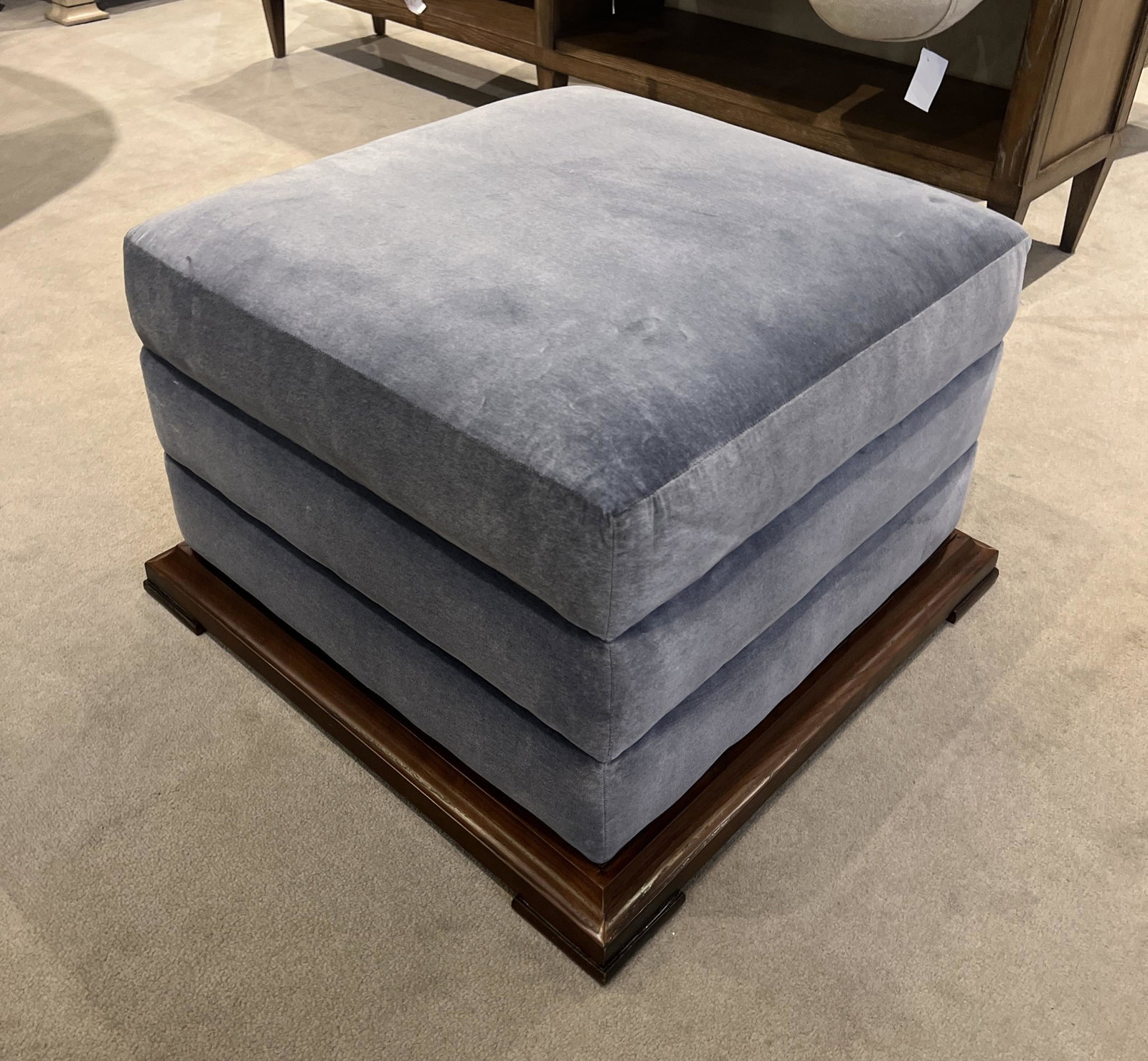 Hickory Chair HC7204-29/200 Zaftig Stool Hickory Chair HC7204-29/200 Zaftig Stool