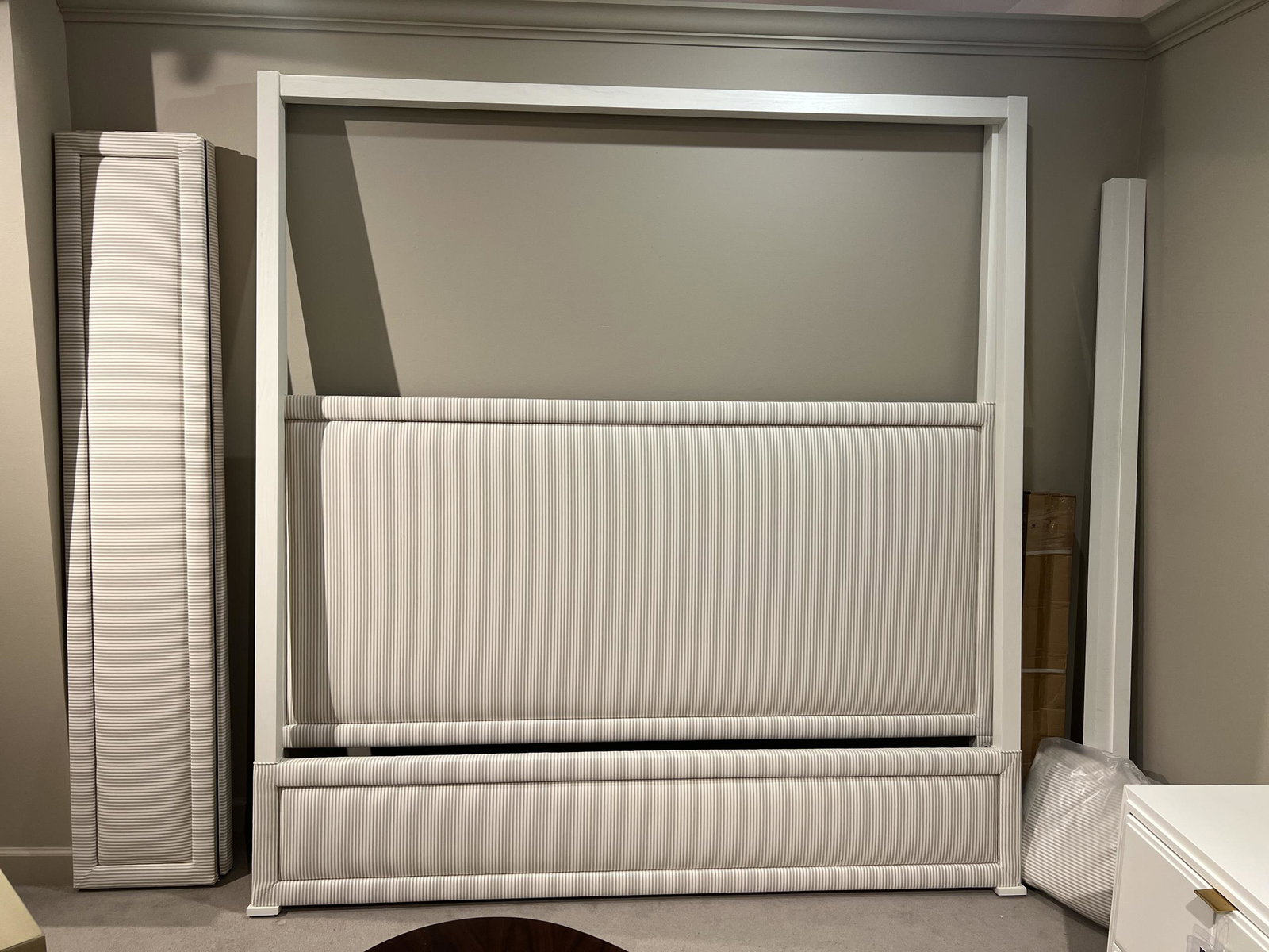 Hickory Chair HC1355-10/40 Normandy King Bed